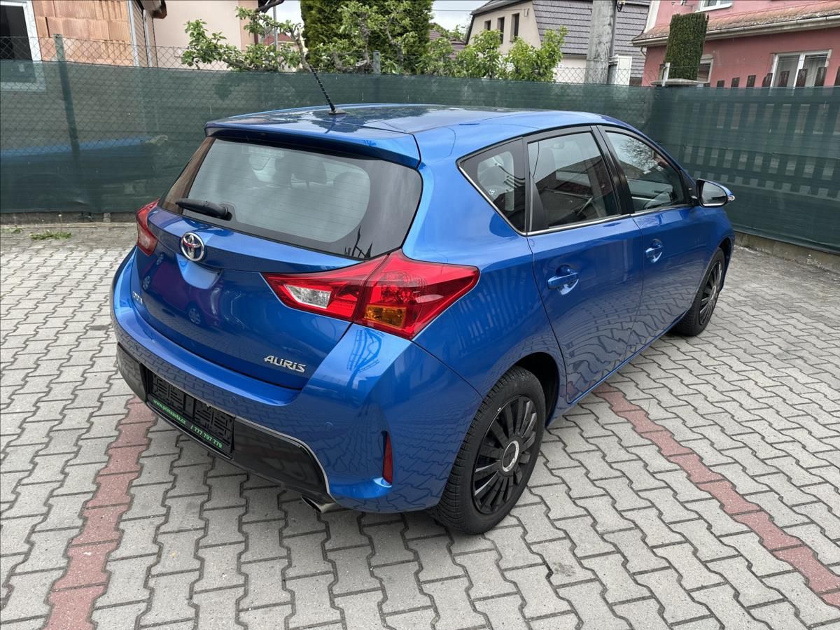 Toyota Auris, 1,6 EXCLUSIVE - fotka 5
