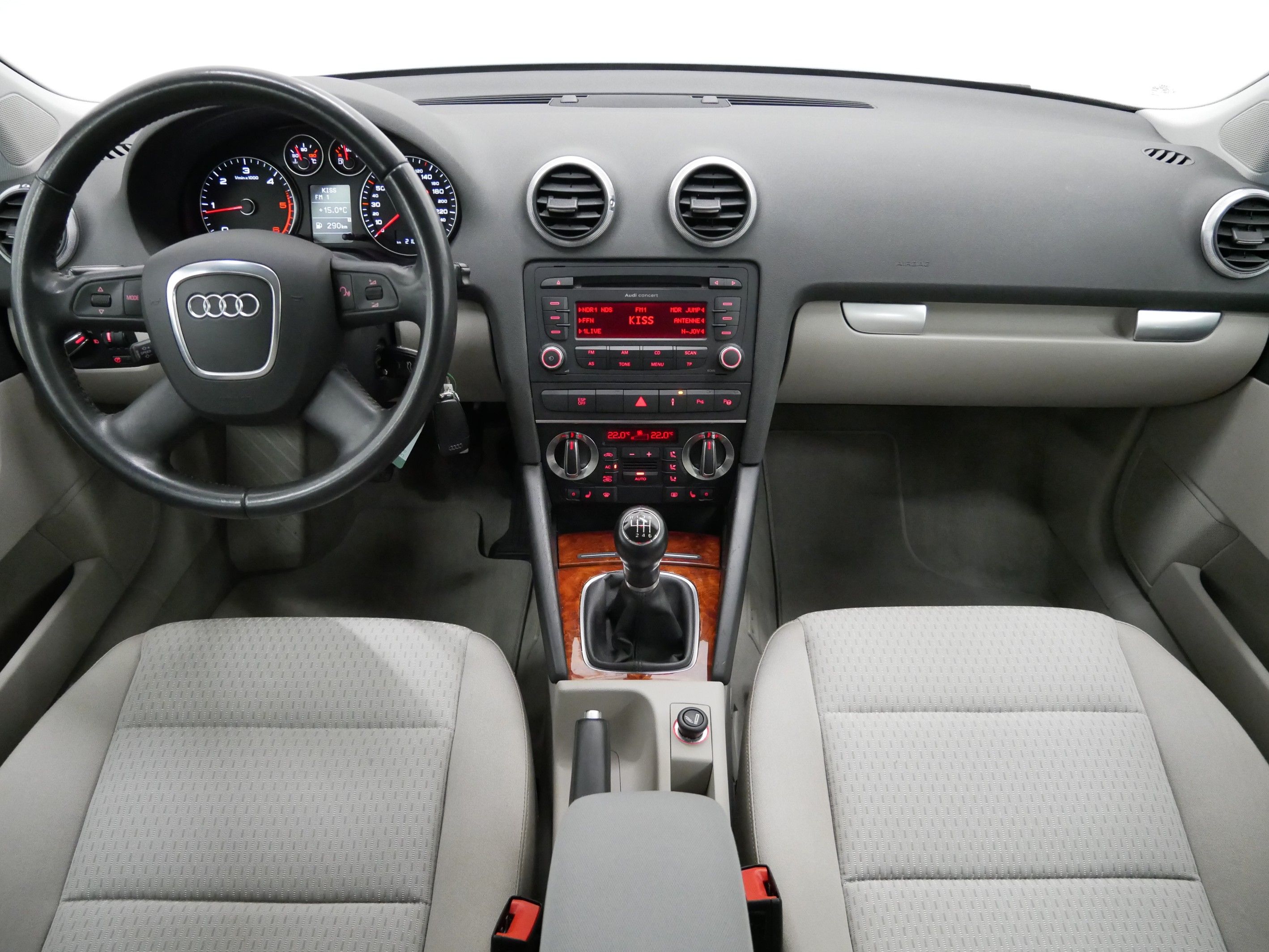 Audi A3, 2.0 TDI 125 kW Ambiente - fotka 5