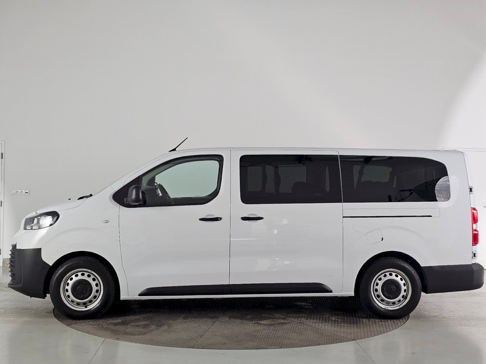 Toyota Proace Verso, 2.0D 140k L2 Combi 8 míst - fotka 3