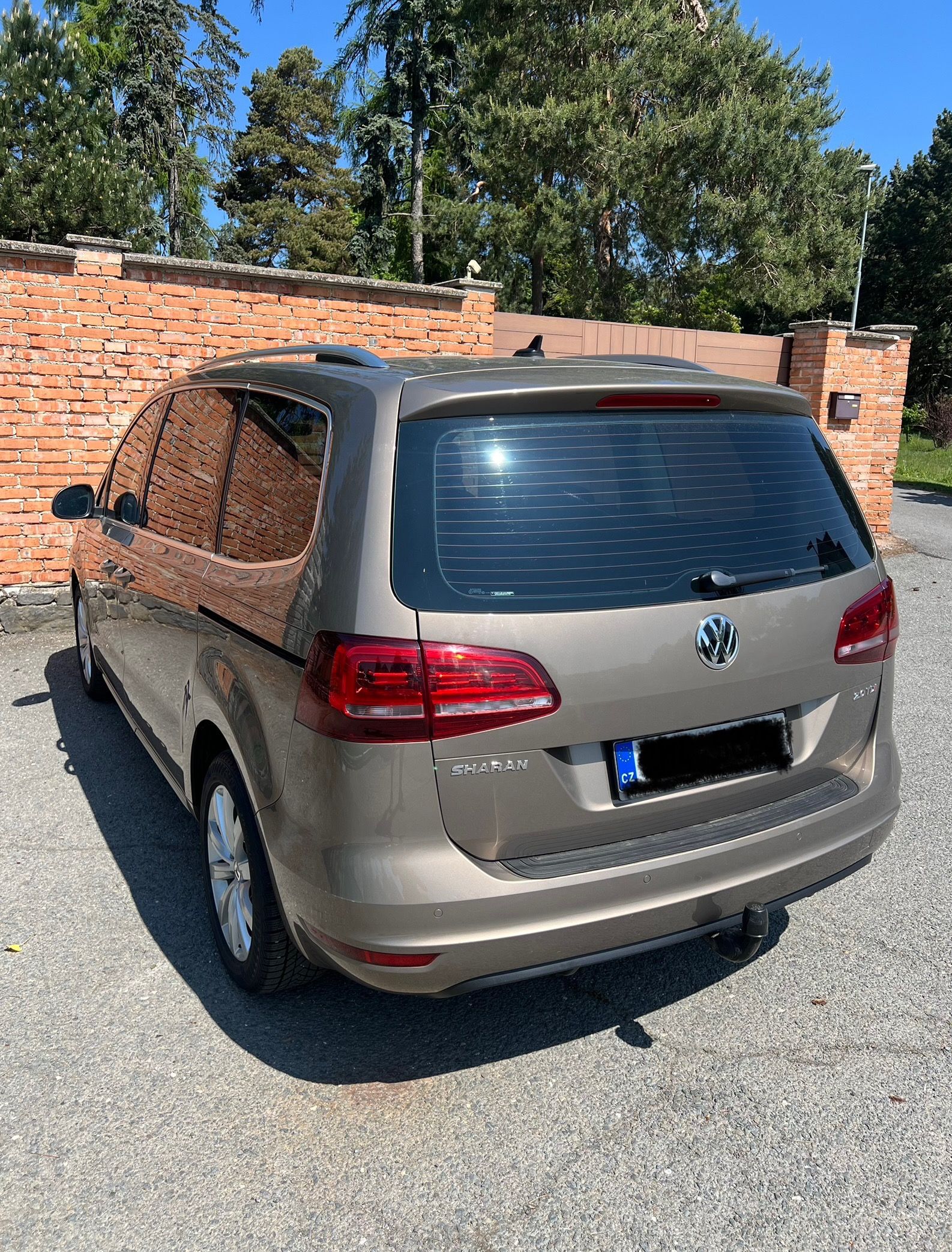 Volkswagen Sharan, 135kW DSG 7MÍST EL.DVEŘE TAŽNÉ - fotka 4