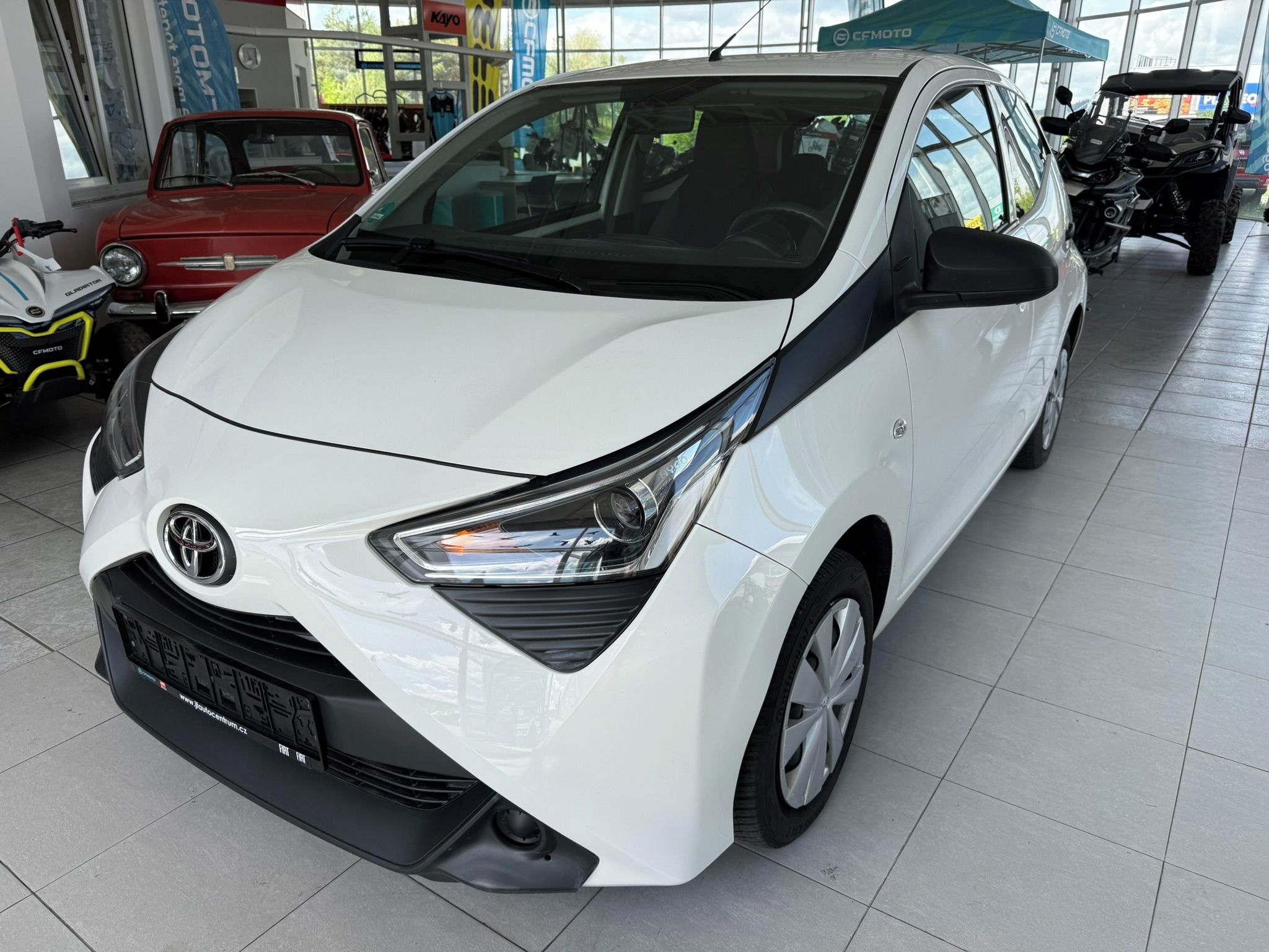 Toyota Aygo, 1.0 53 kW plná ser.historie - fotka 3