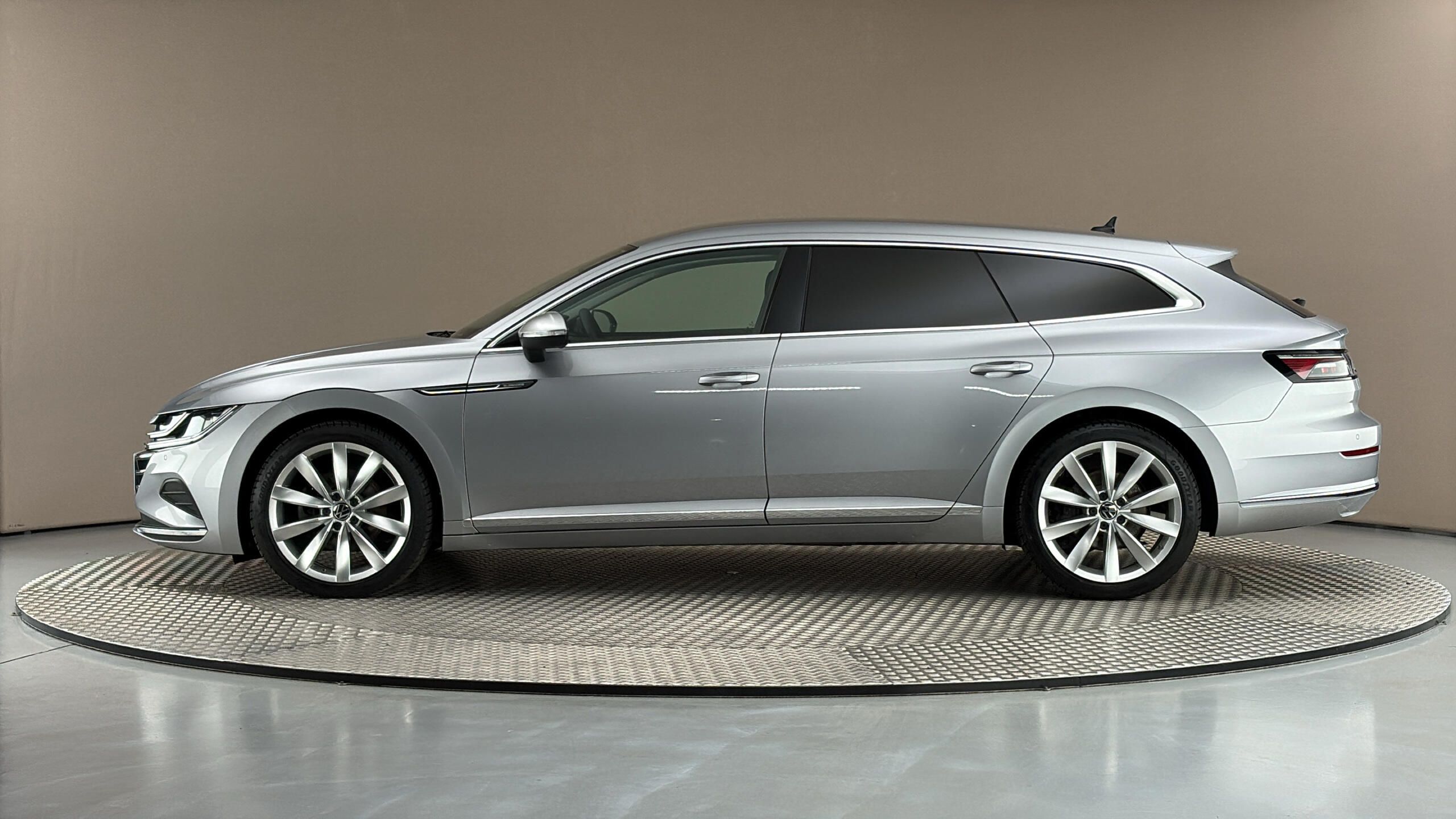 Volkswagen Arteon, 2.0 TDI DSG Elegance Shooting - fotka 4