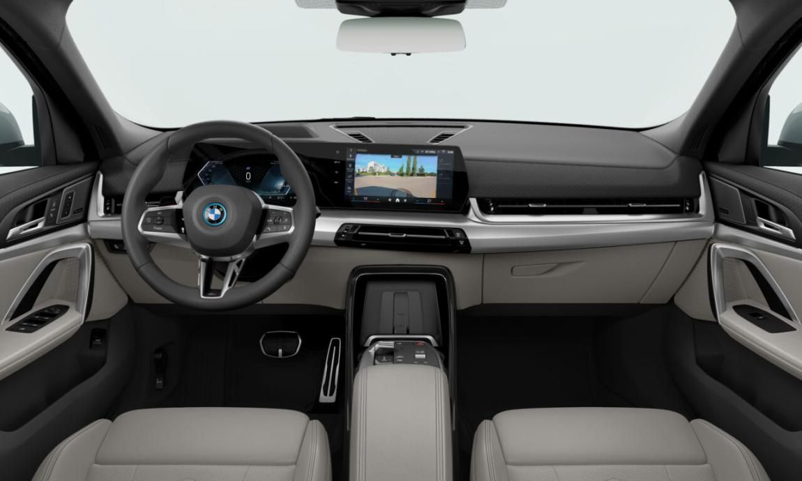 BMW iX2, xDrive30 - fotka 3