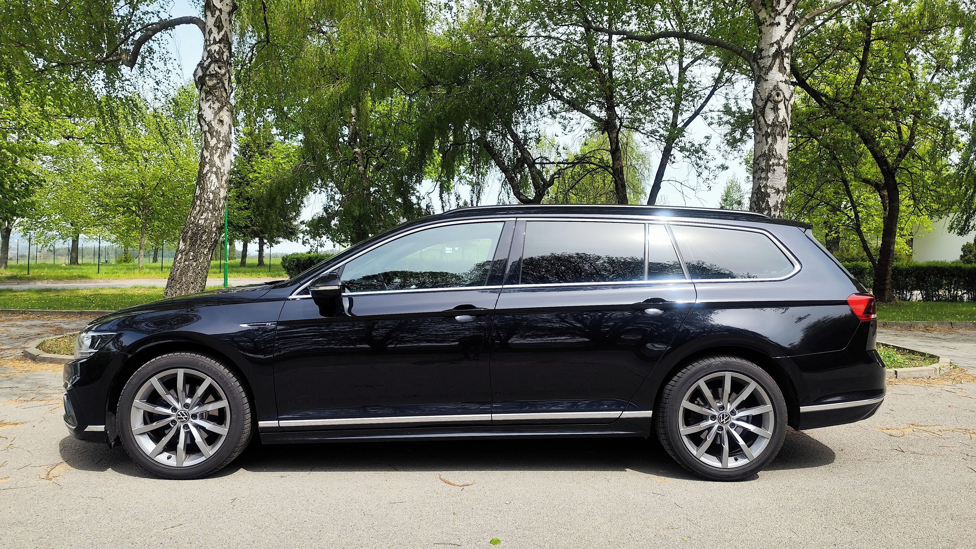 Volkswagen Passat, 2.0 TDI R-LINE FACELIFT MANUÁL - fotka 5