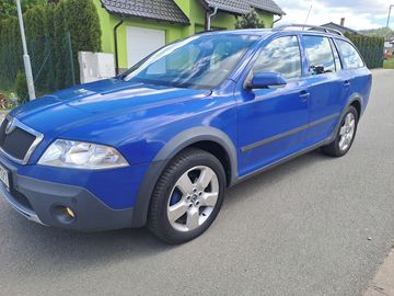 2,0FSI SCOUT,4x4,VÝBAVA,STK