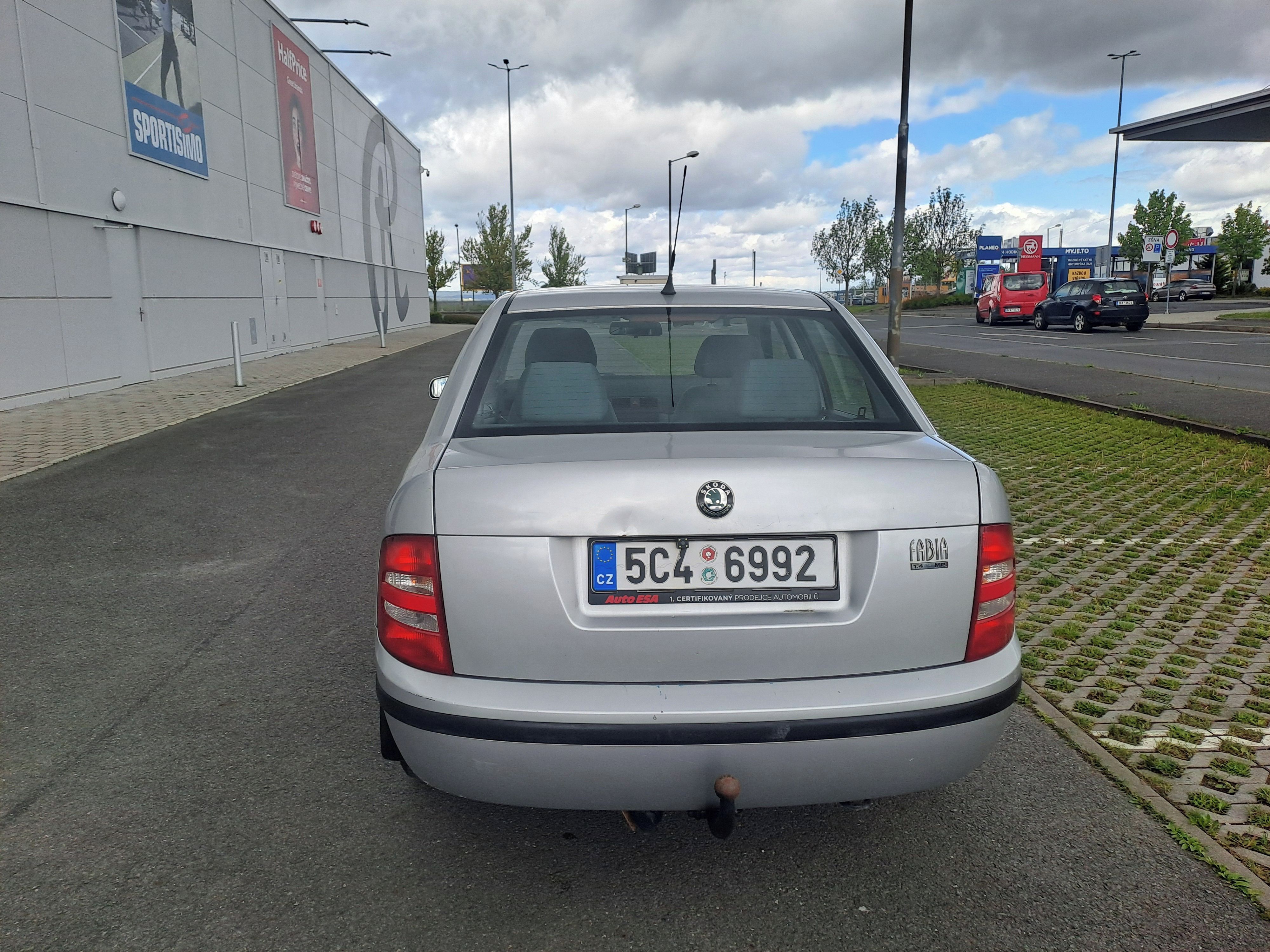 Škoda Fabia, 1.4i 50KW SPOLEHLIVÉ AUTO - fotka 6