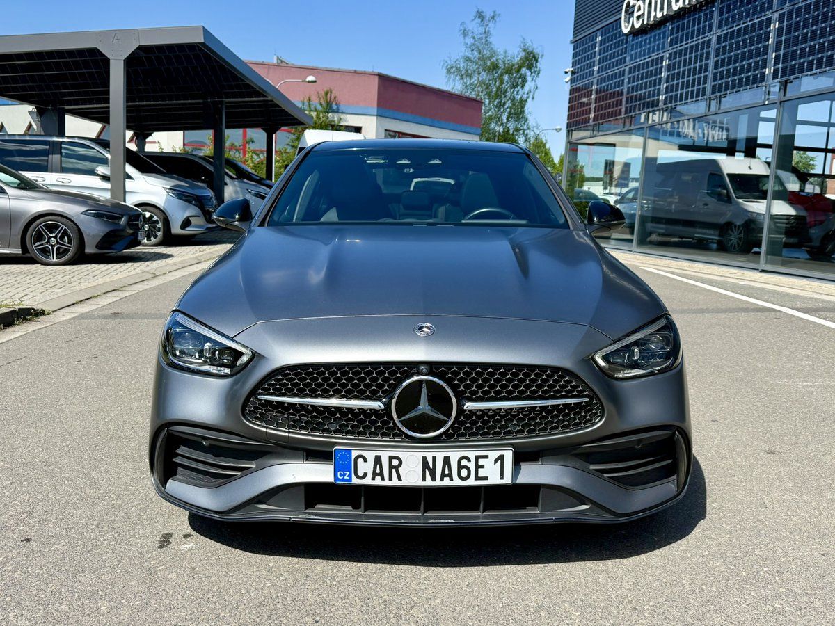 Mercedes-Benz Třídy C, 300 4MATIC - fotka 2