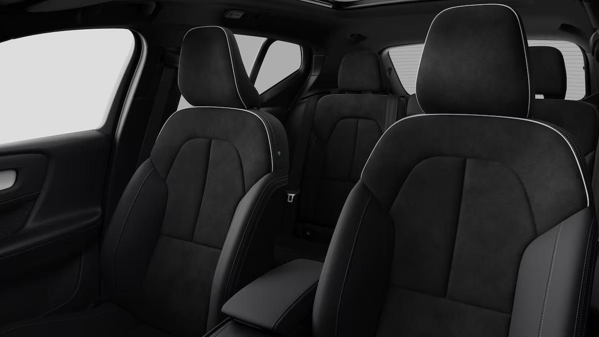 Volvo XC40, B3 AUT PLUS BLACK EDITION - fotka 6