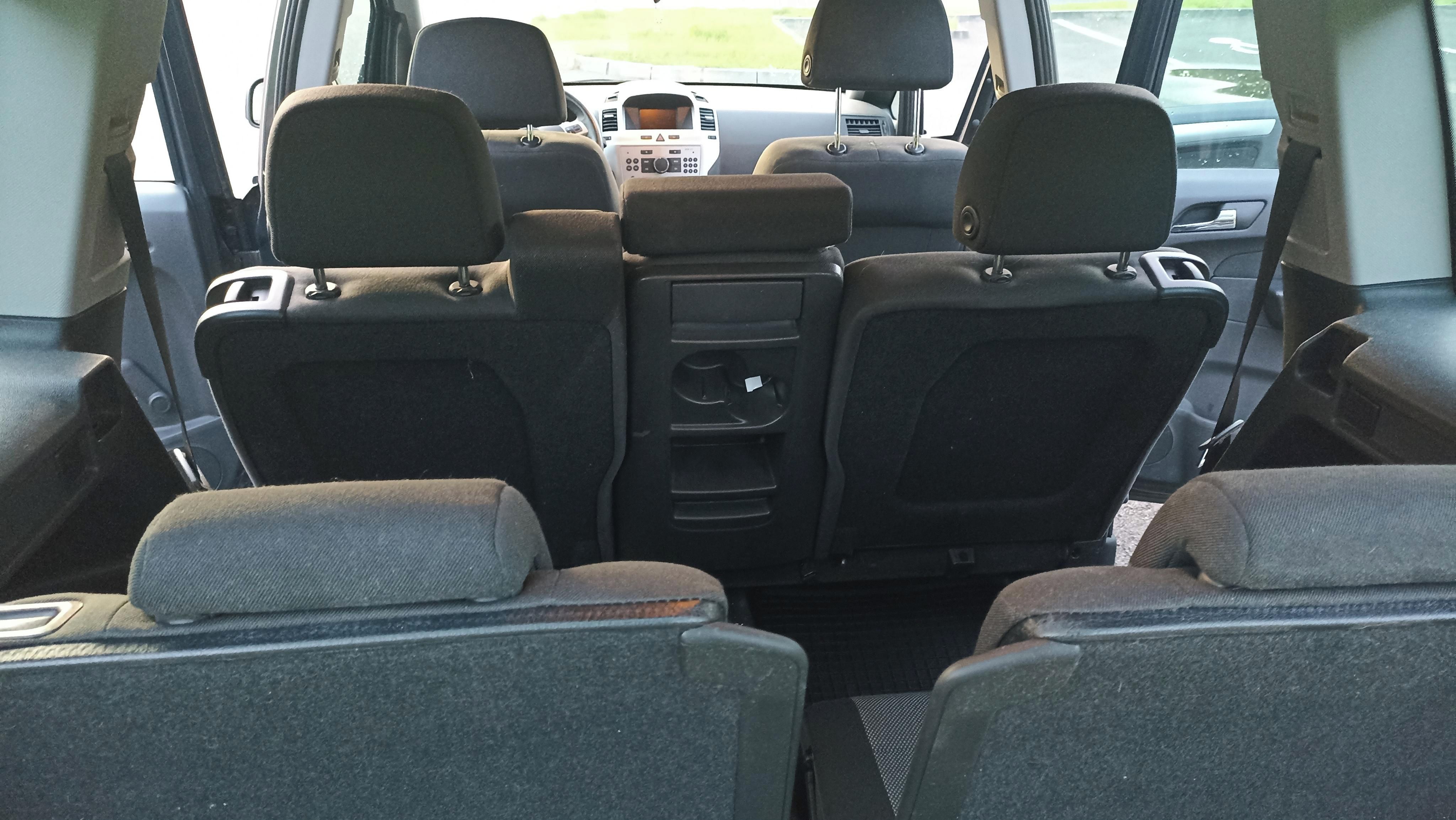 Opel Zafira, 1.majitel, servisováno, 7 míst - fotka 2