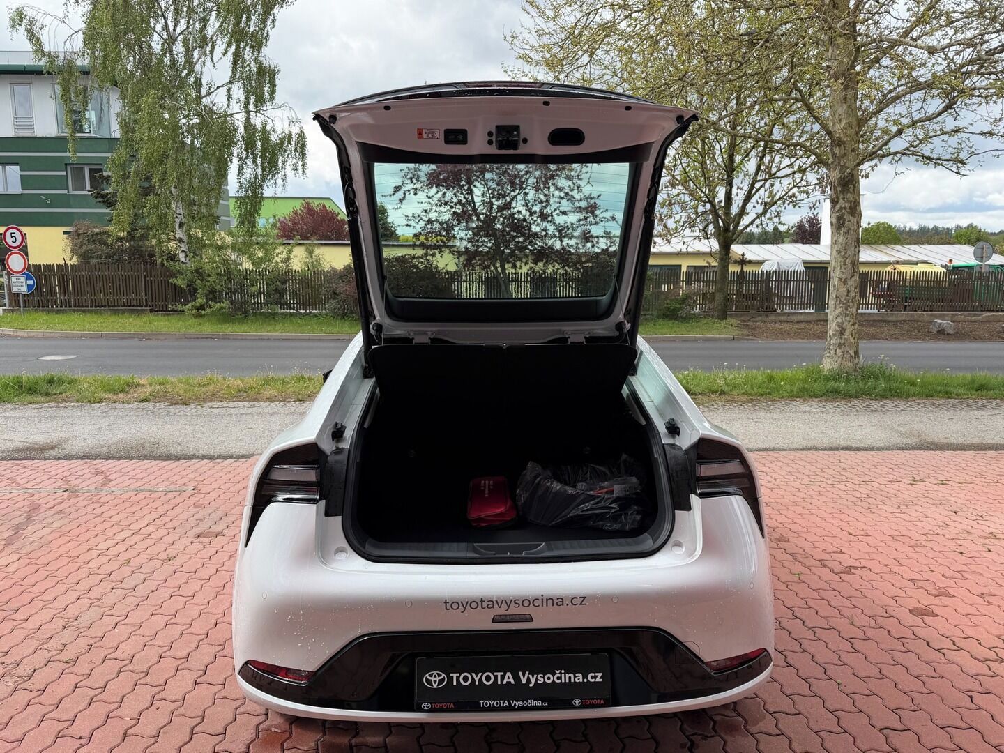 Toyota Prius, Plug-in 2.0 1CVT Prestige - fotka 6