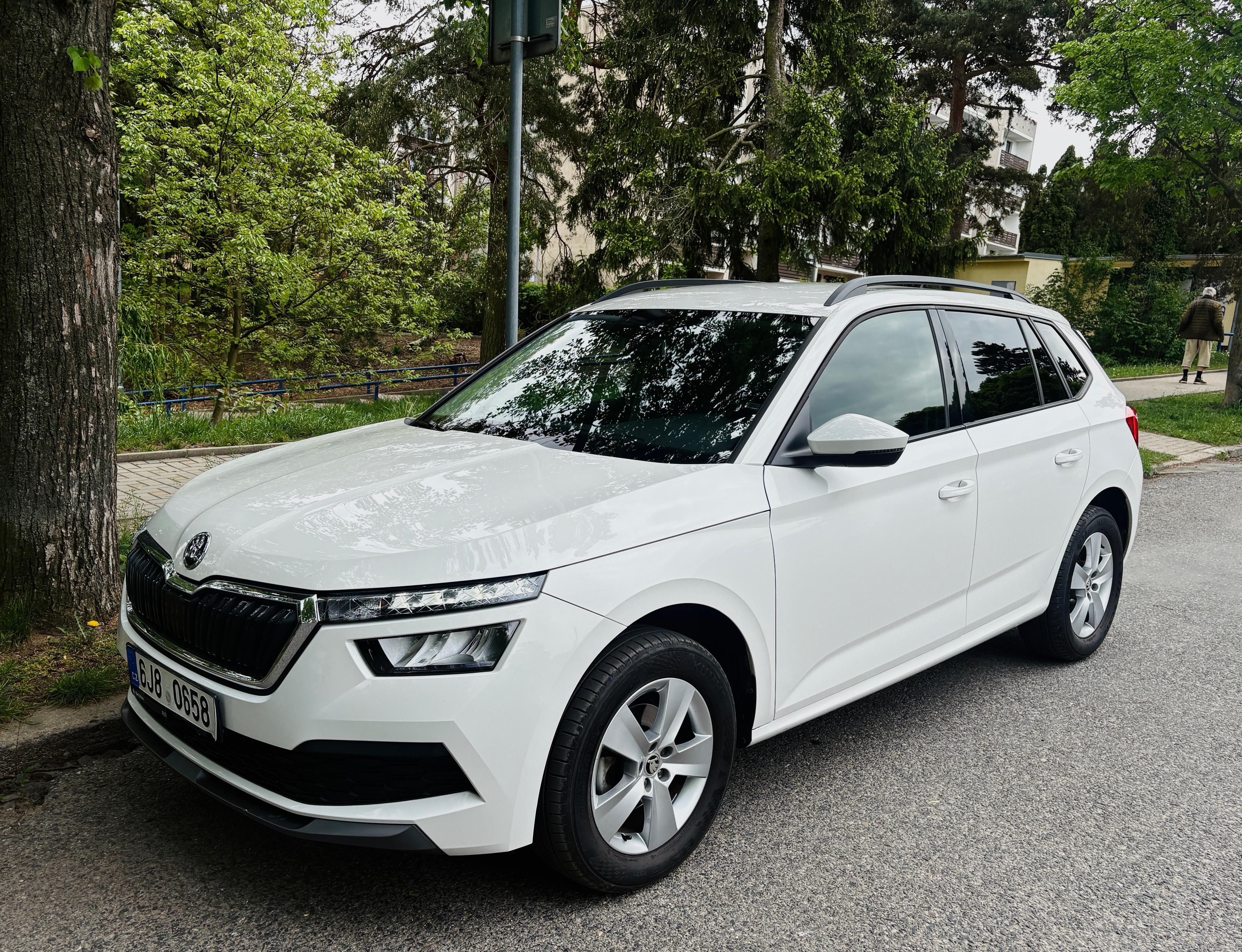 Škoda Kamiq, Škoda Kamiq 1,0 TSI 70kW Bílá - fotka 2