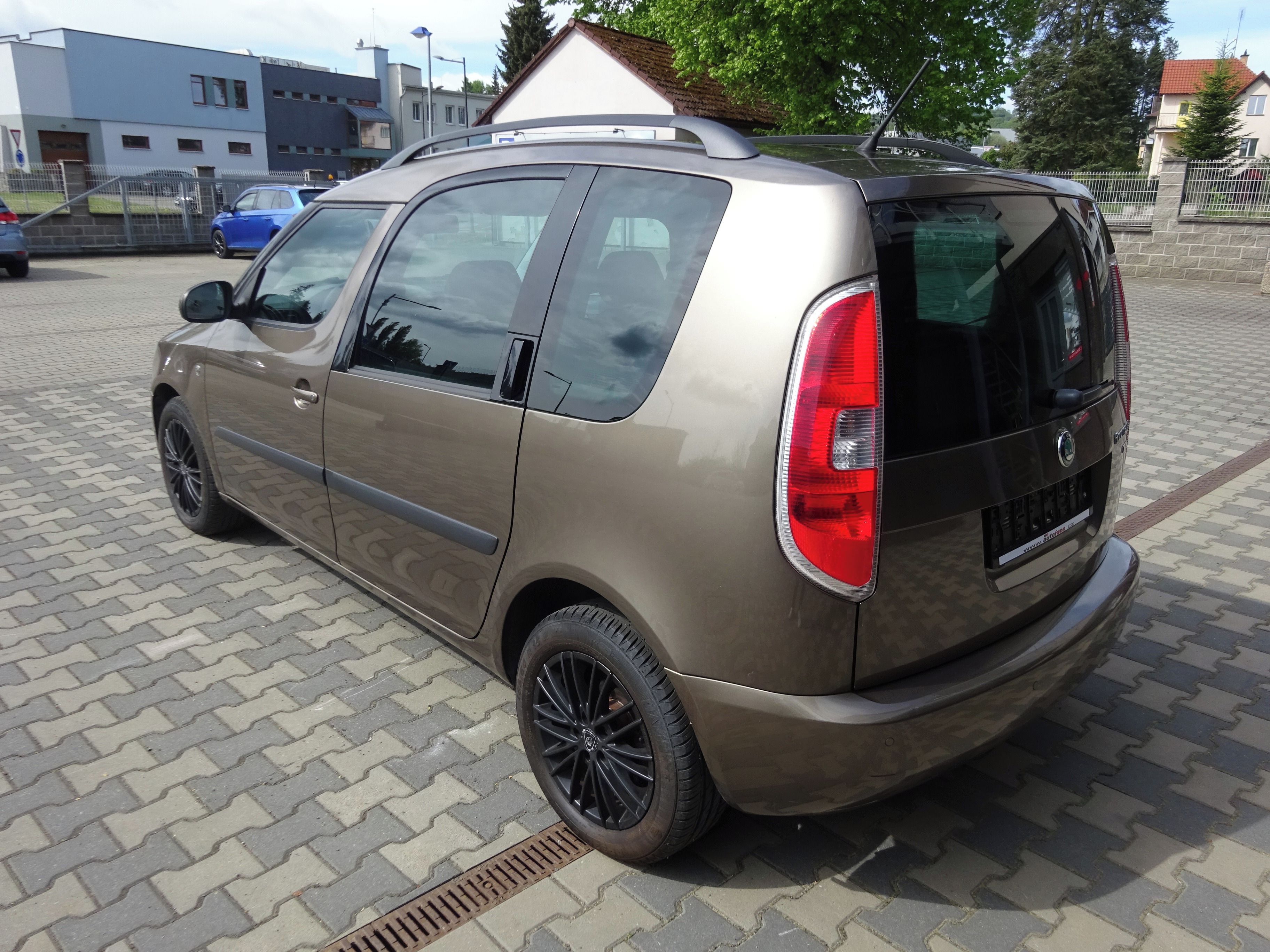 Škoda Roomster, 1.2TSi 63kW ,Ambition, 2xkola. - fotka 5