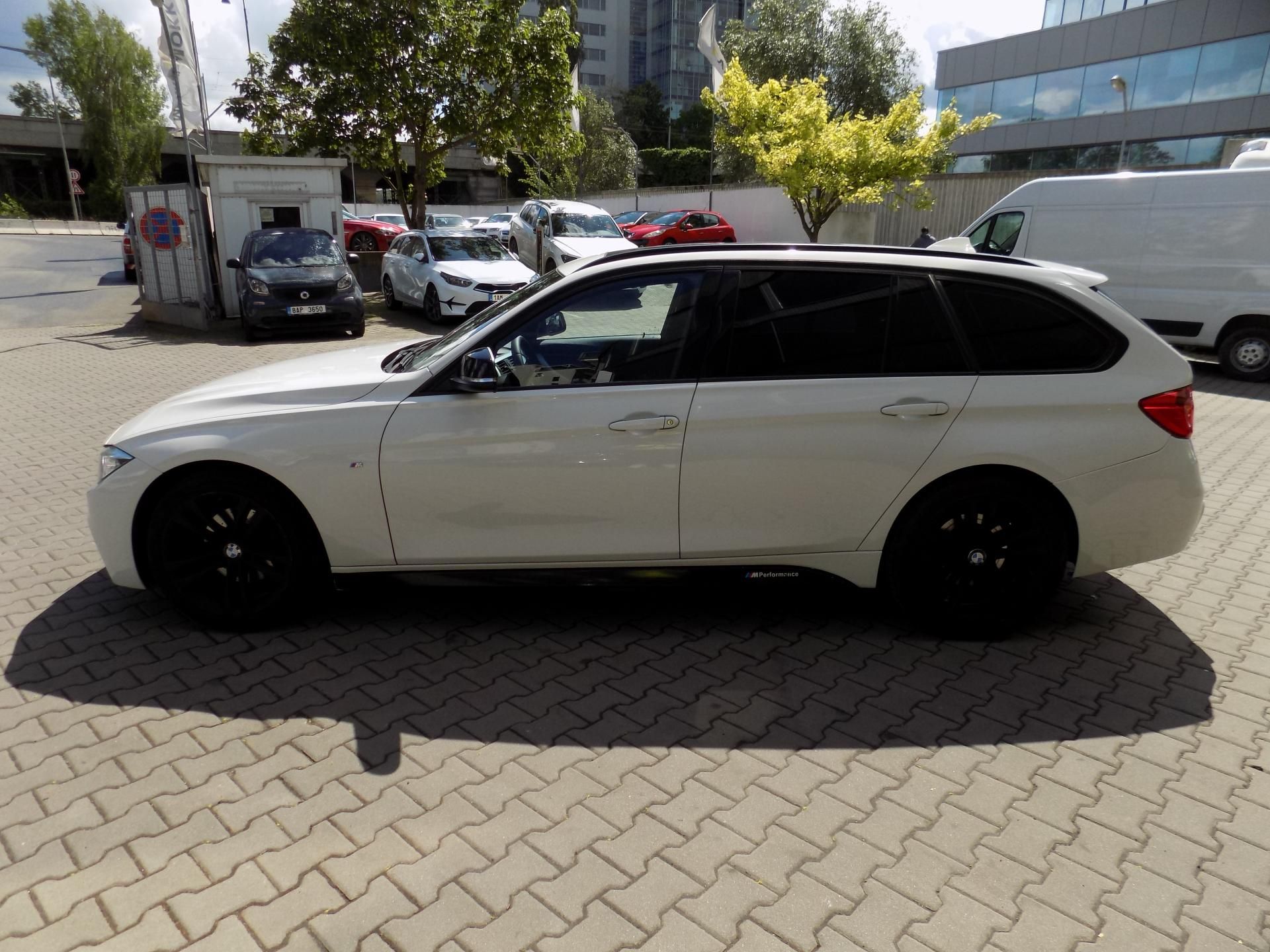 BMW Řada 3, 320 D 135 KW - fotka 4