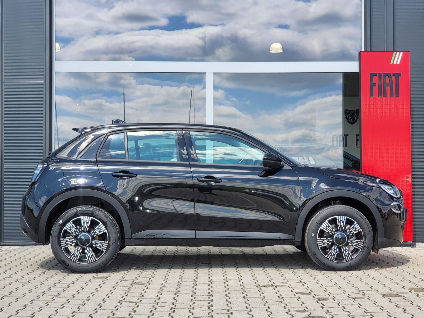 Fiat 600, Icon 1.2 Turbo Hybrid 145k NAV - fotka 3
