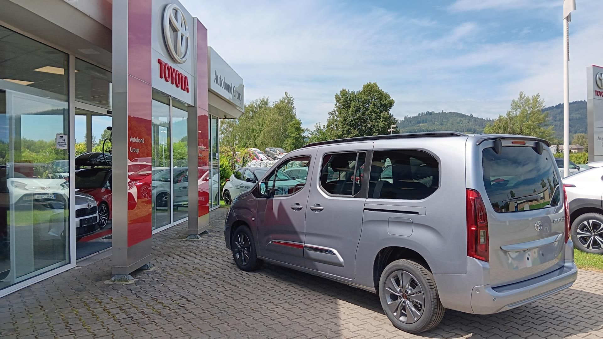 Toyota Proace City Verso, 1.5 8AT VIP - TAŽNÉ ZAŘÍZENÍ P - fotka 4