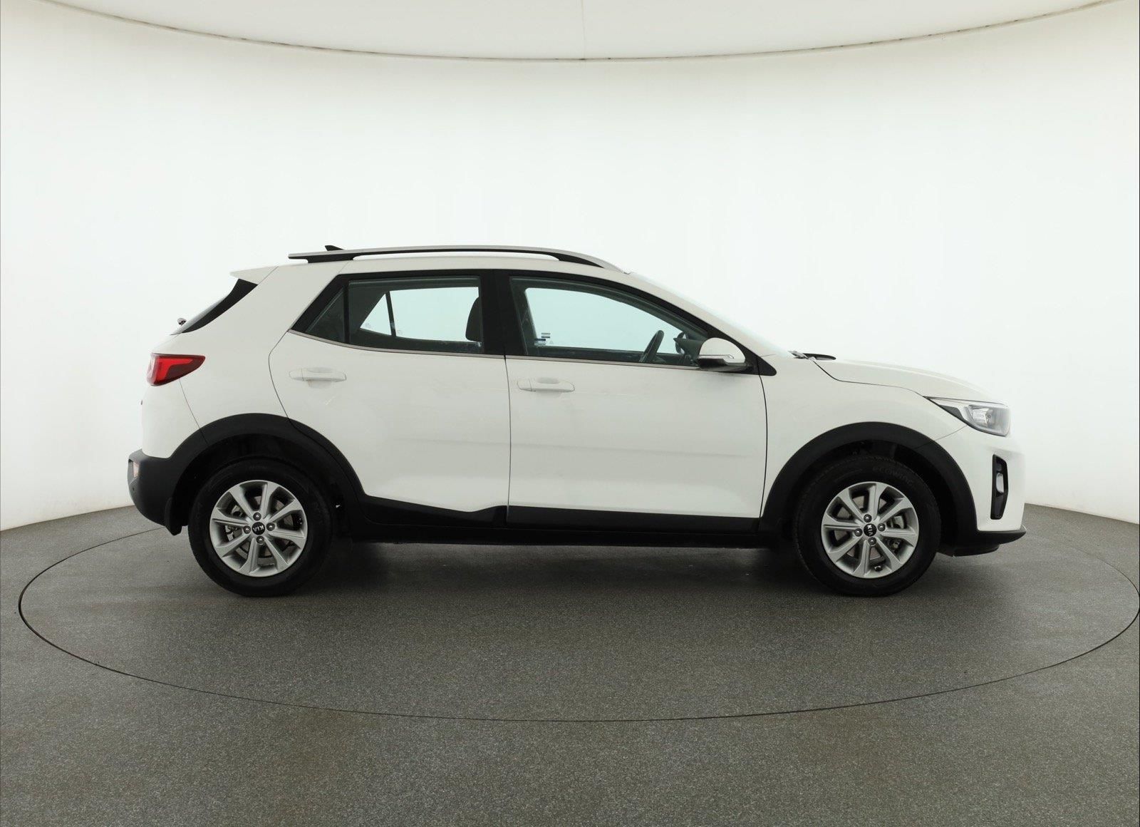 Kia Stonic, 1.0 T-GDI, Automat, ČR,1.maj - fotka 6