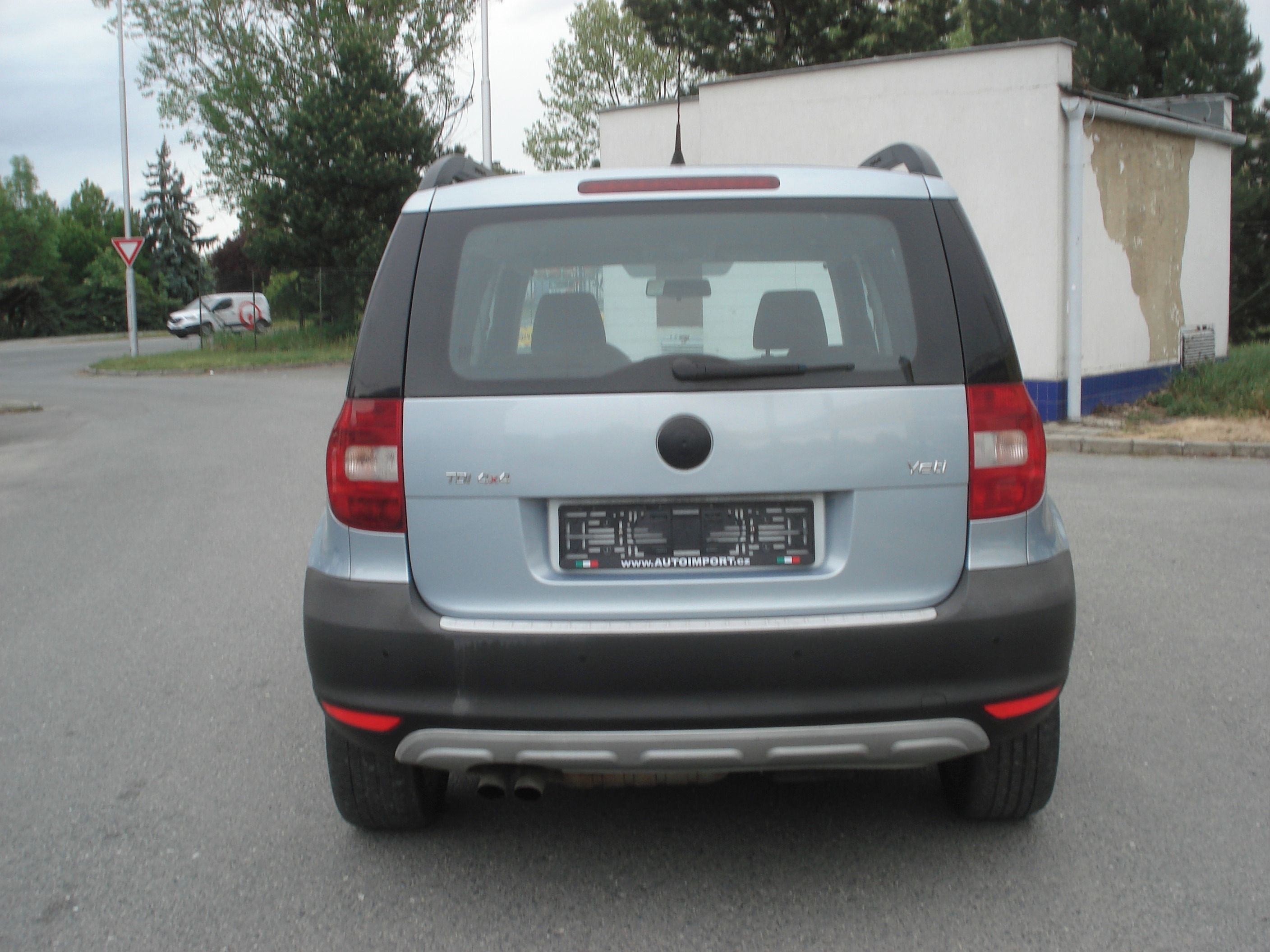 Škoda Yeti, 2.0 TDi 4x4 ELEGANCE - fotka 4