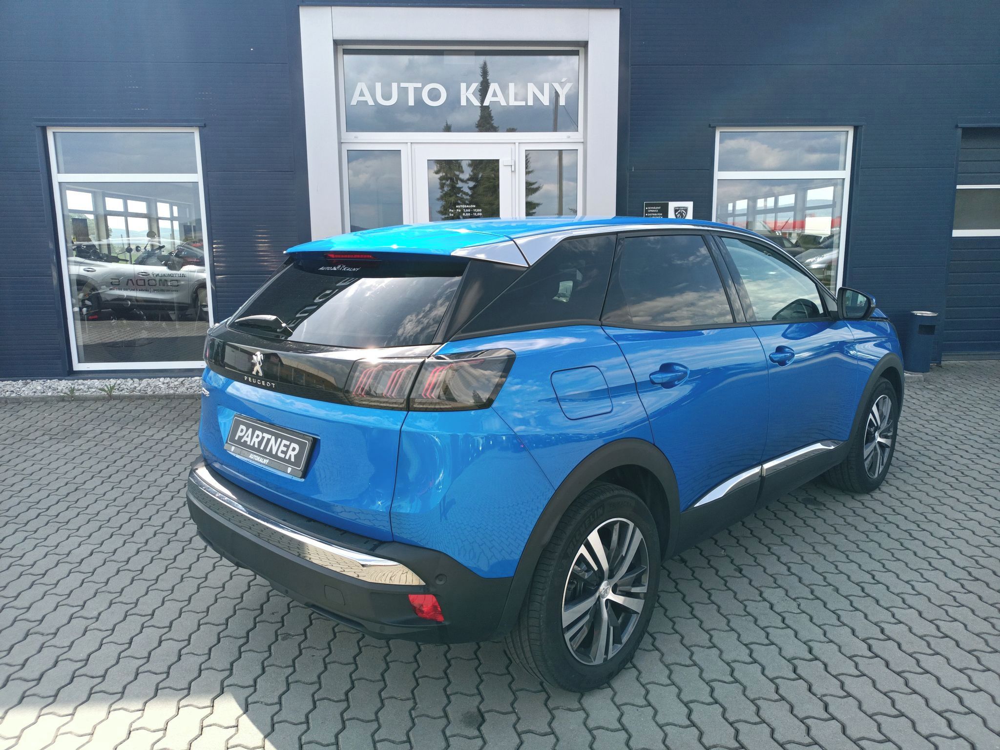 Peugeot 3008, ALLURE 1.2 - 130 EAT8 - fotka 4