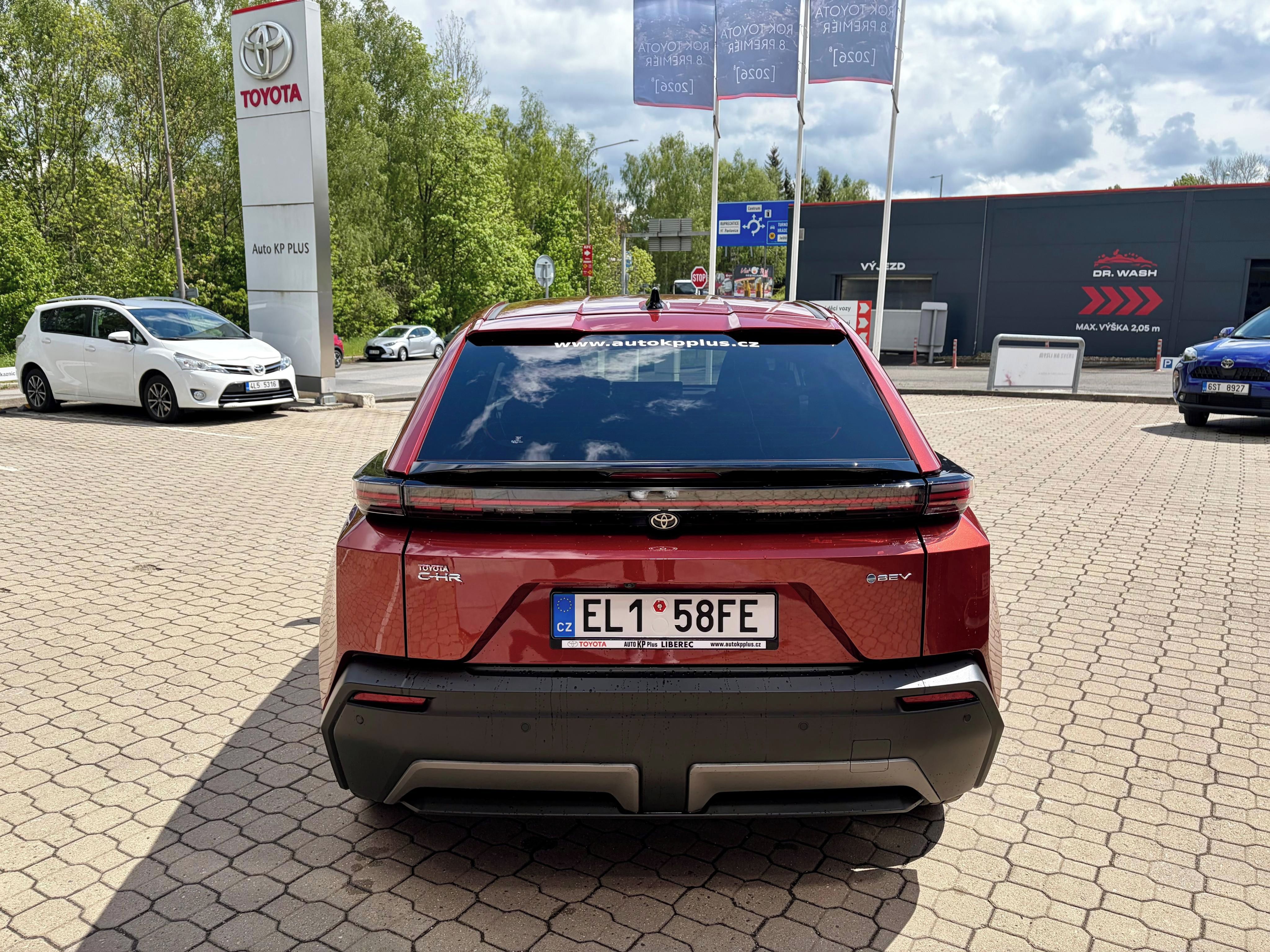 Toyota C-HR, +, 224k Style+Dynamic - fotka 5