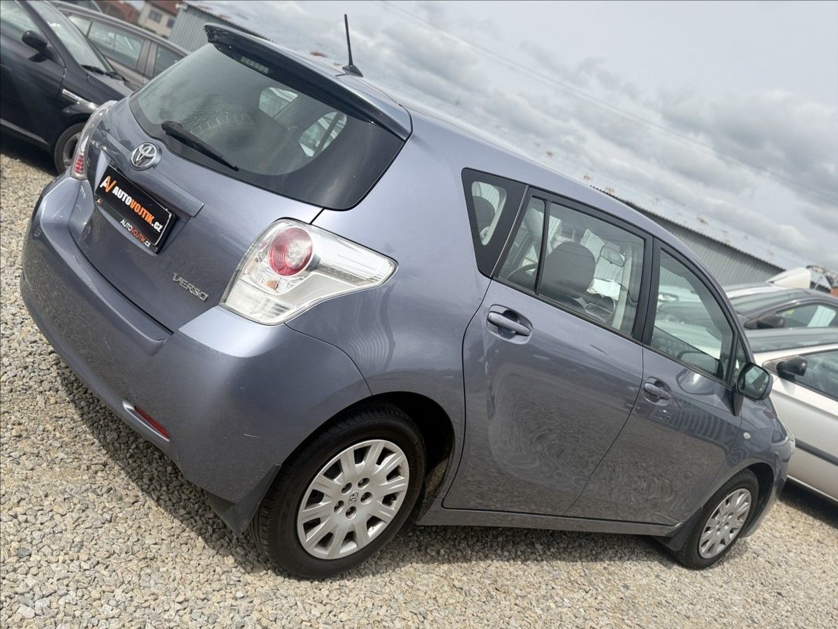 Toyota Verso, 2,0 D-4D 93kW DIGIKLIMA 6KVALT - fotka 5