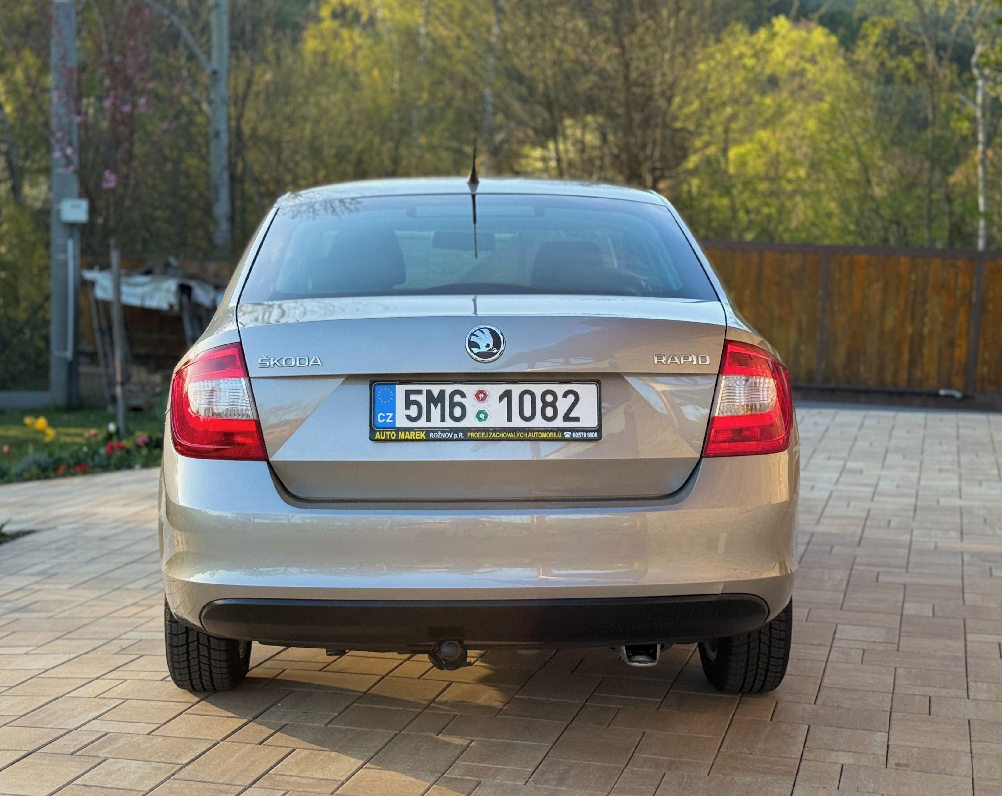 Škoda Rapid, 23 700 KM - fotka 4