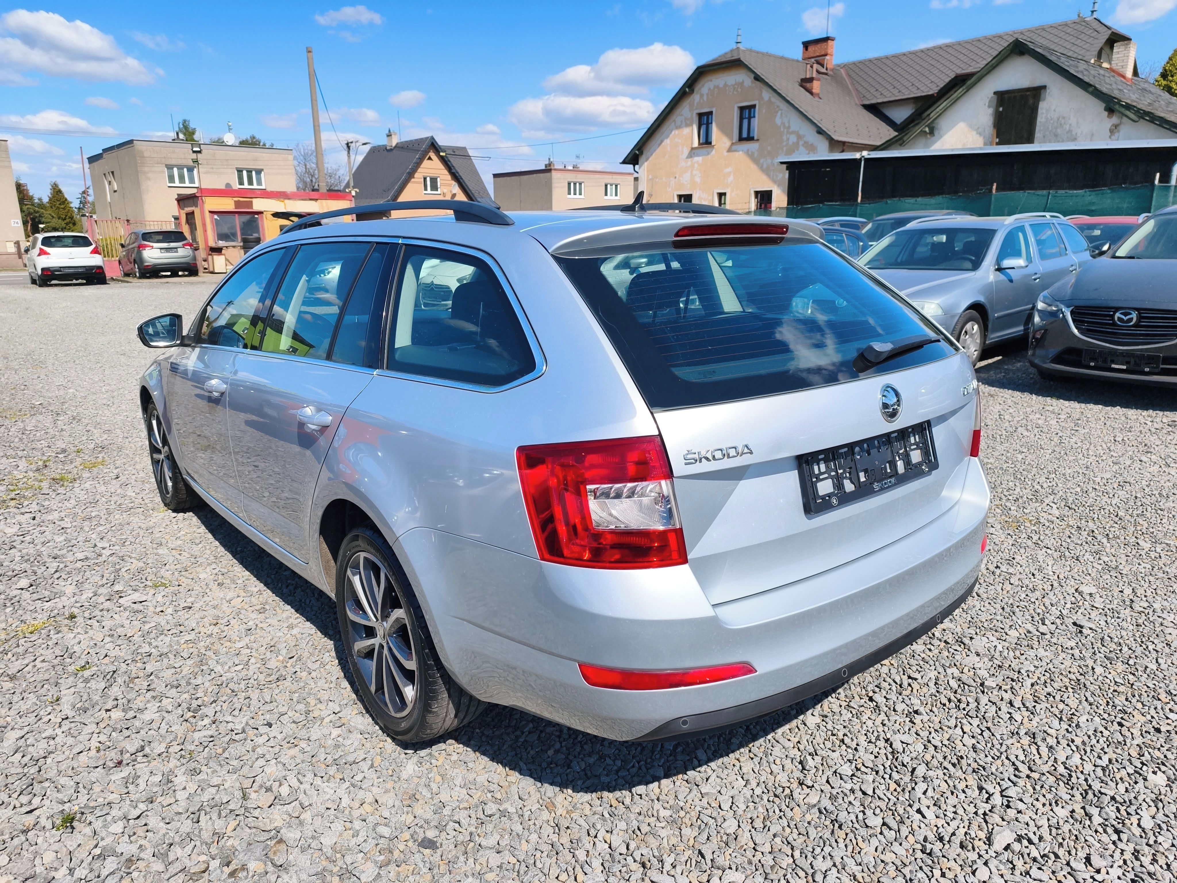 Škoda Octavia, 1.6 TDI Navi, Klima, Tempomat - fotka 4