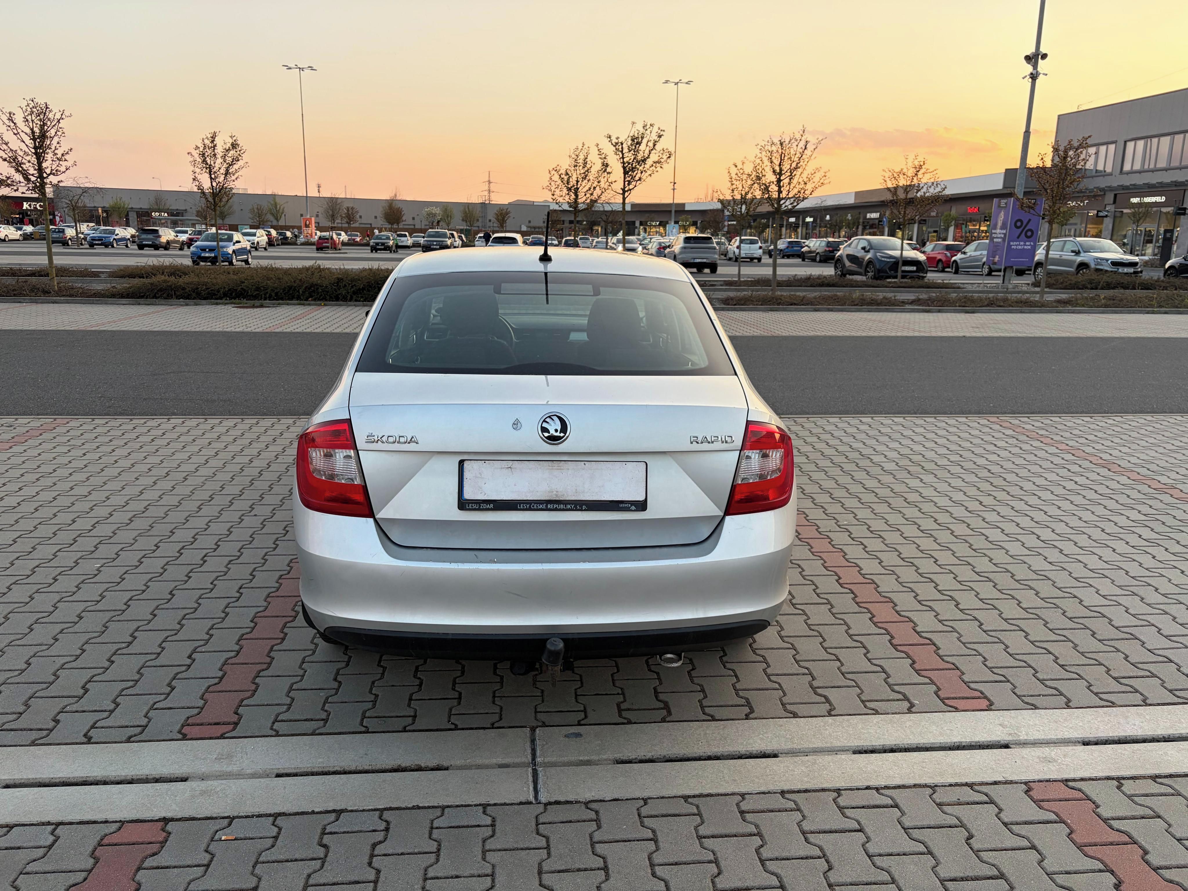 Škoda Rapid, 1.6 TDi 85kw ČR serviska TZ - fotka 4