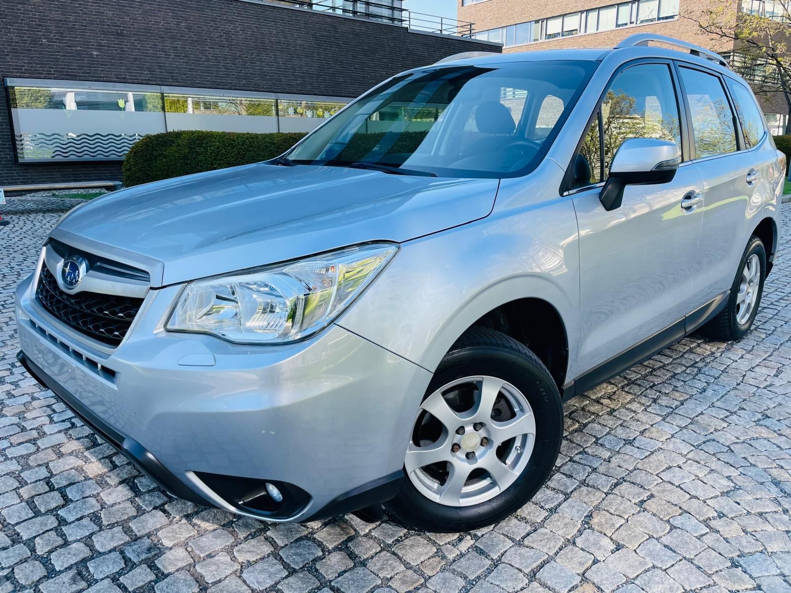 Subaru Forester, 2.0i 4x4 AUT TAŽNÉ SERVISKA - fotka 2