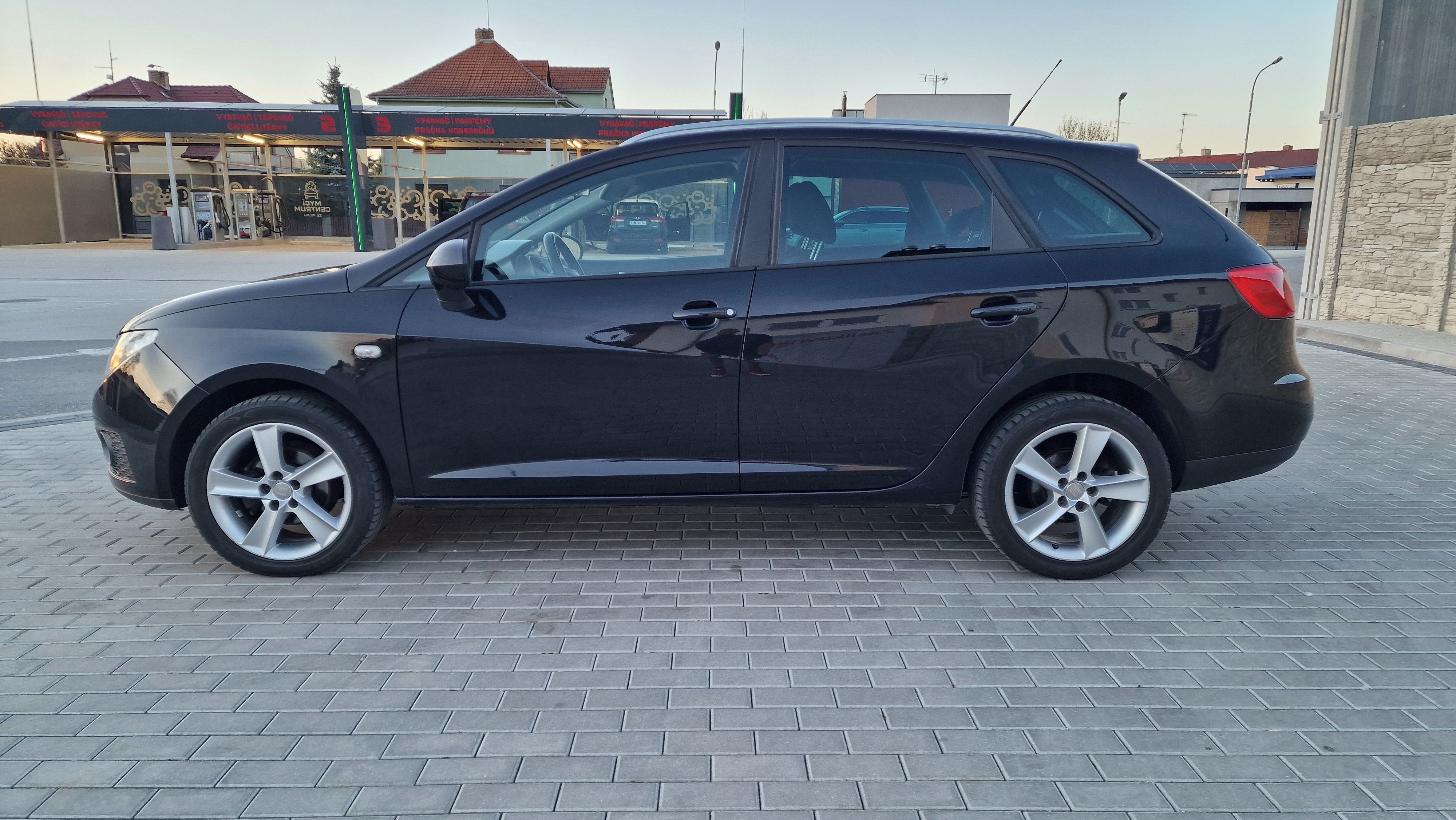 Seat Ibiza, Výborný stav,po velkém servisu - fotka 5