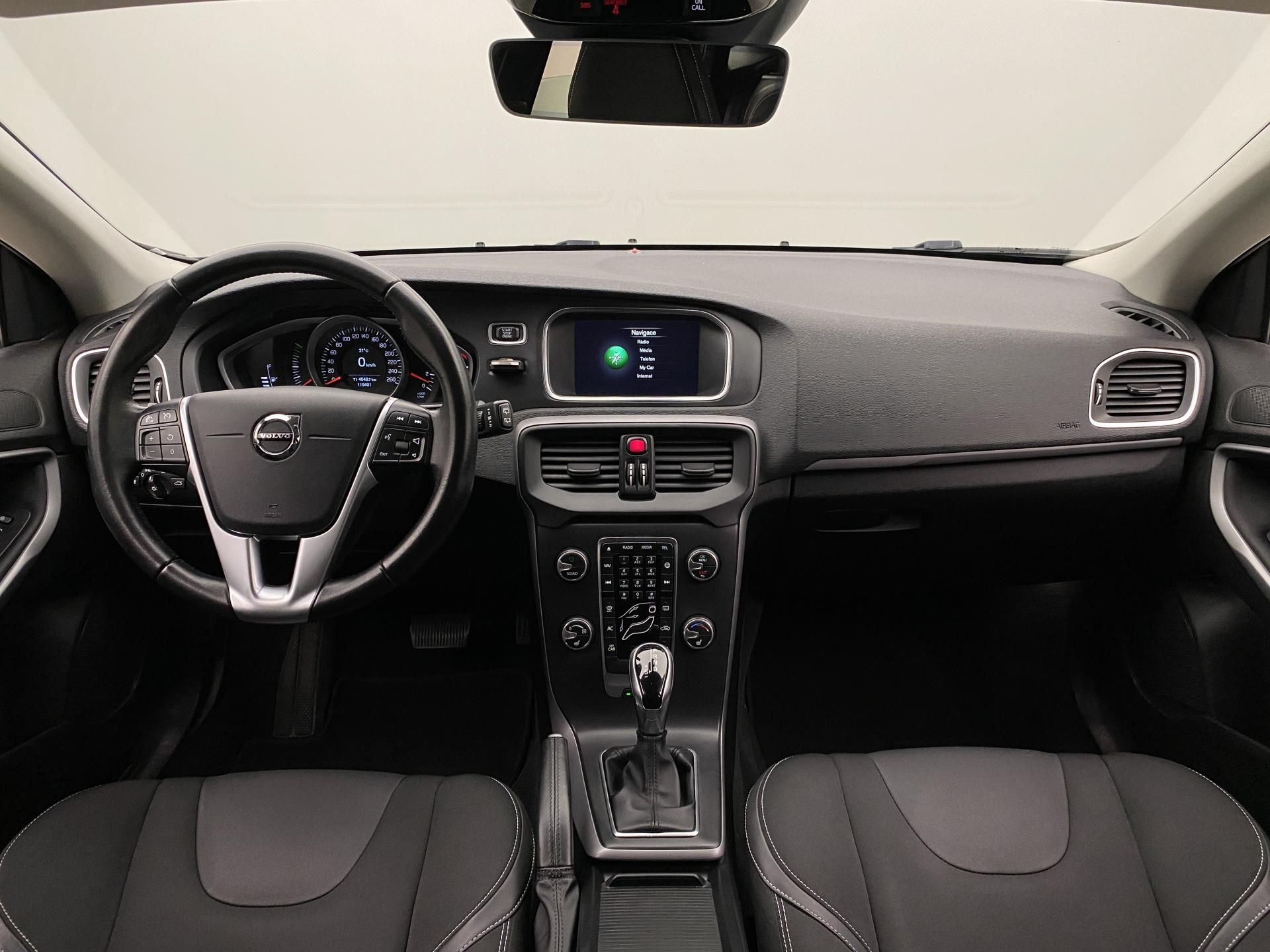 Volvo V40, D2 MOMENTUM AUT - fotka 2