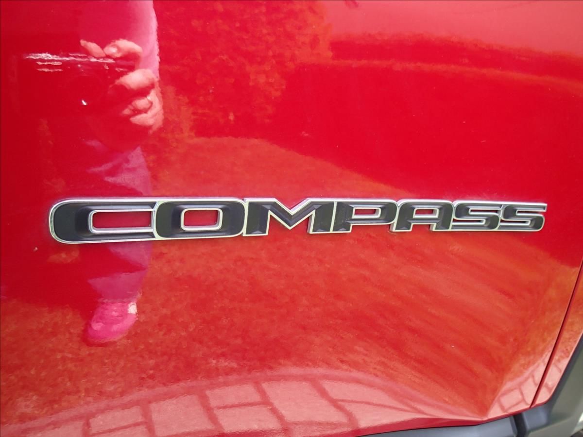 Jeep Compass, 2,0 103 KW,Longitude 4WD,2.Maj - fotka 5