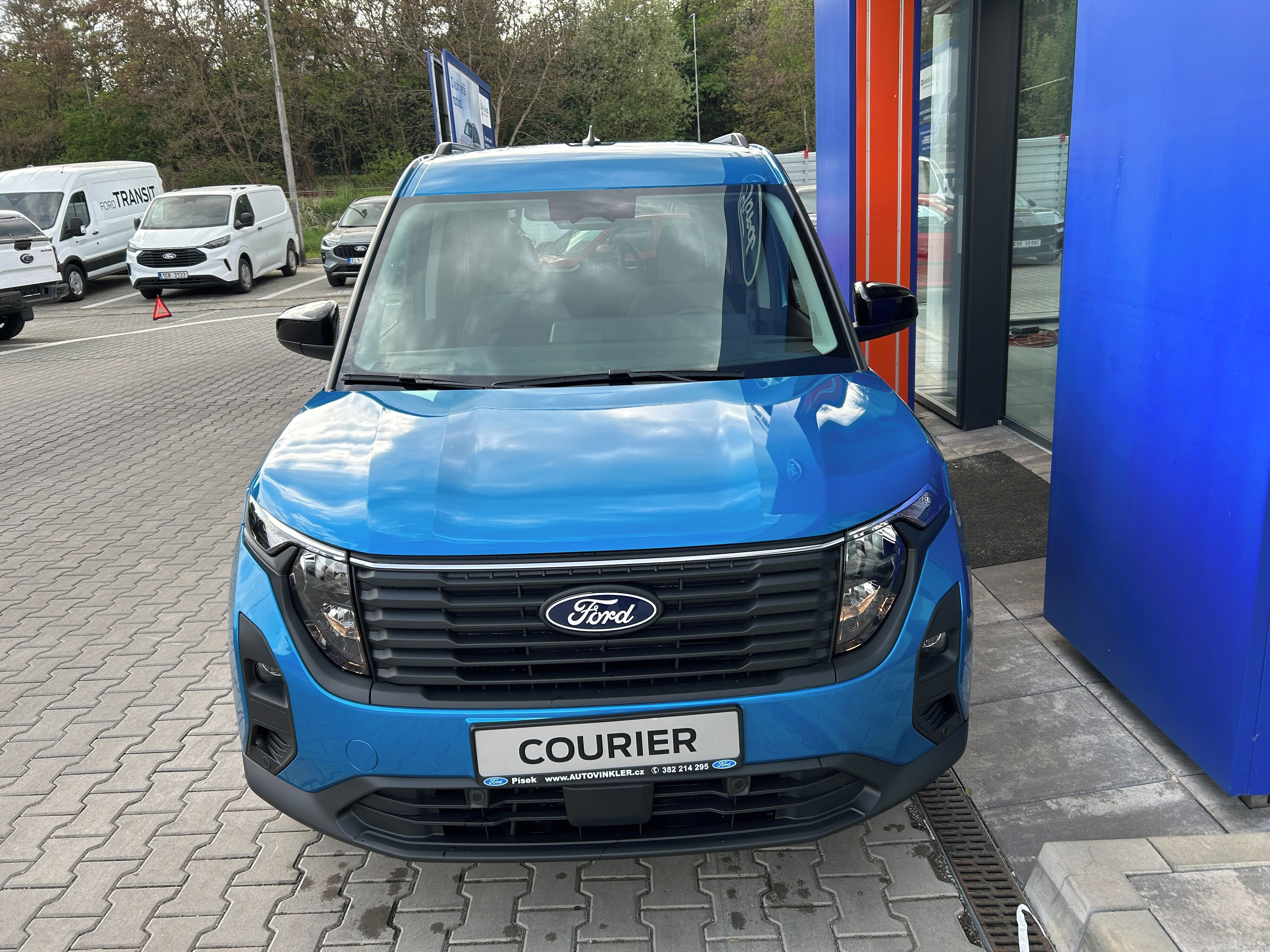 Ford Tourneo Courier, 1.0 EcoBoost 92 kW Titanium L1 - fotka 2