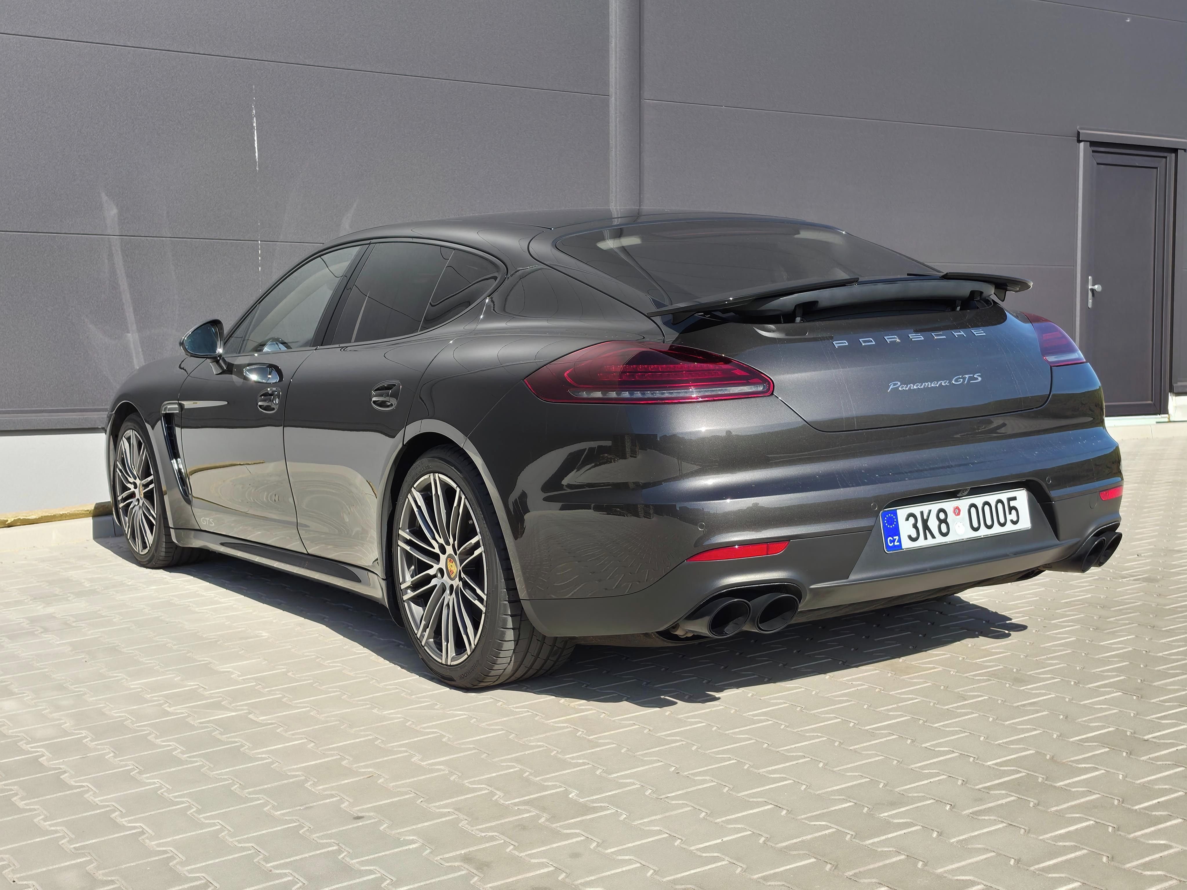 Porsche Panamera - fotka 2