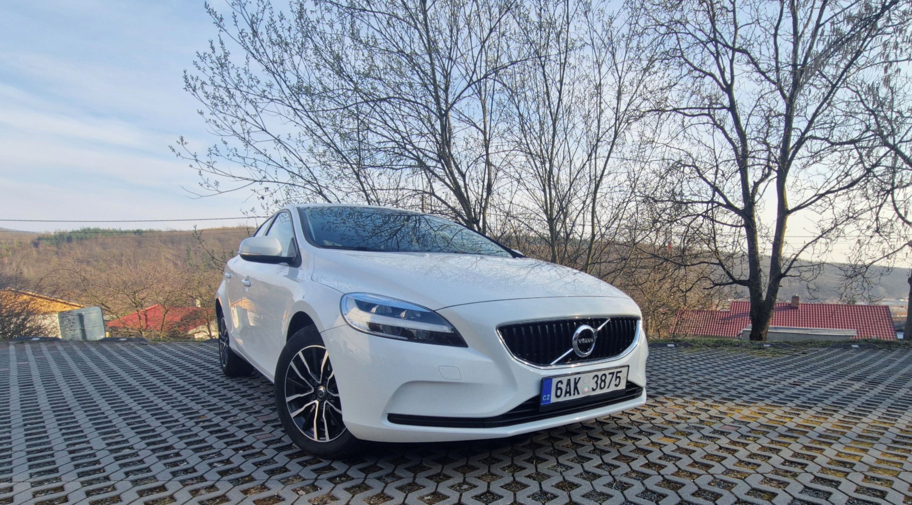 Volvo V40, VOLVO V40 D3 2.0 AUT., Z.PNEU
