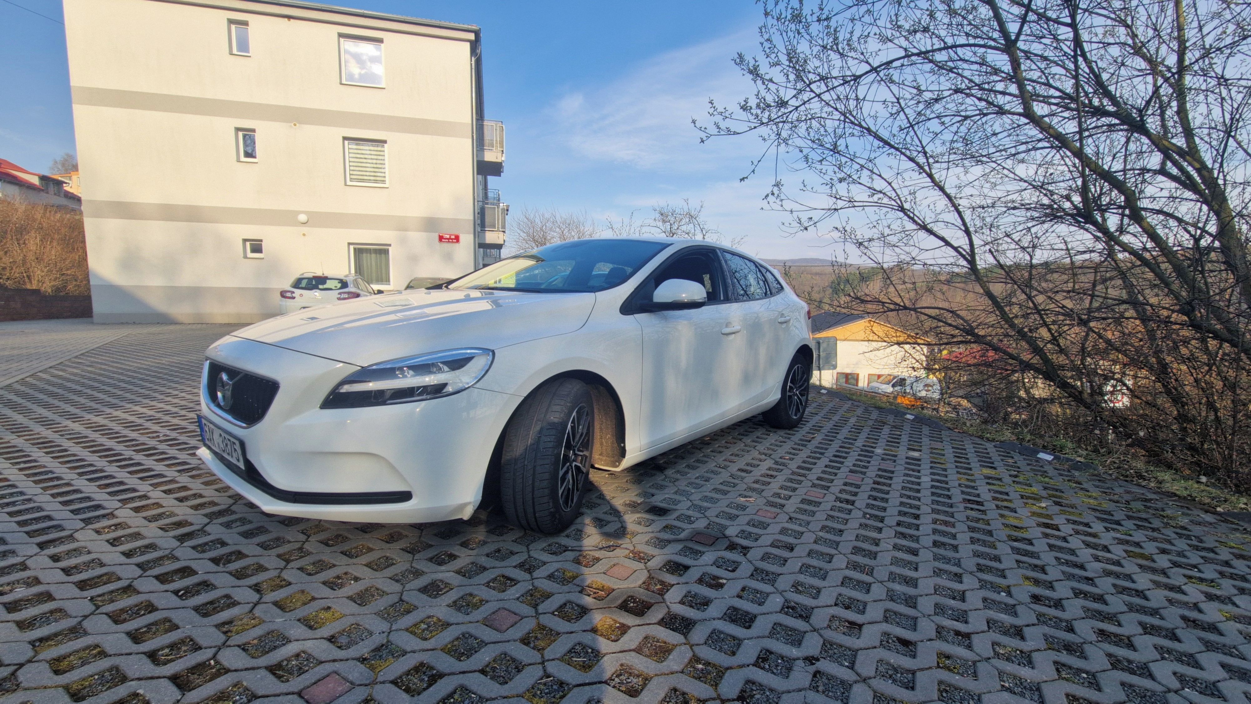 Volvo V40, VOLVO V40 D3 2.0 AUT., Z.PNEU - fotka 2