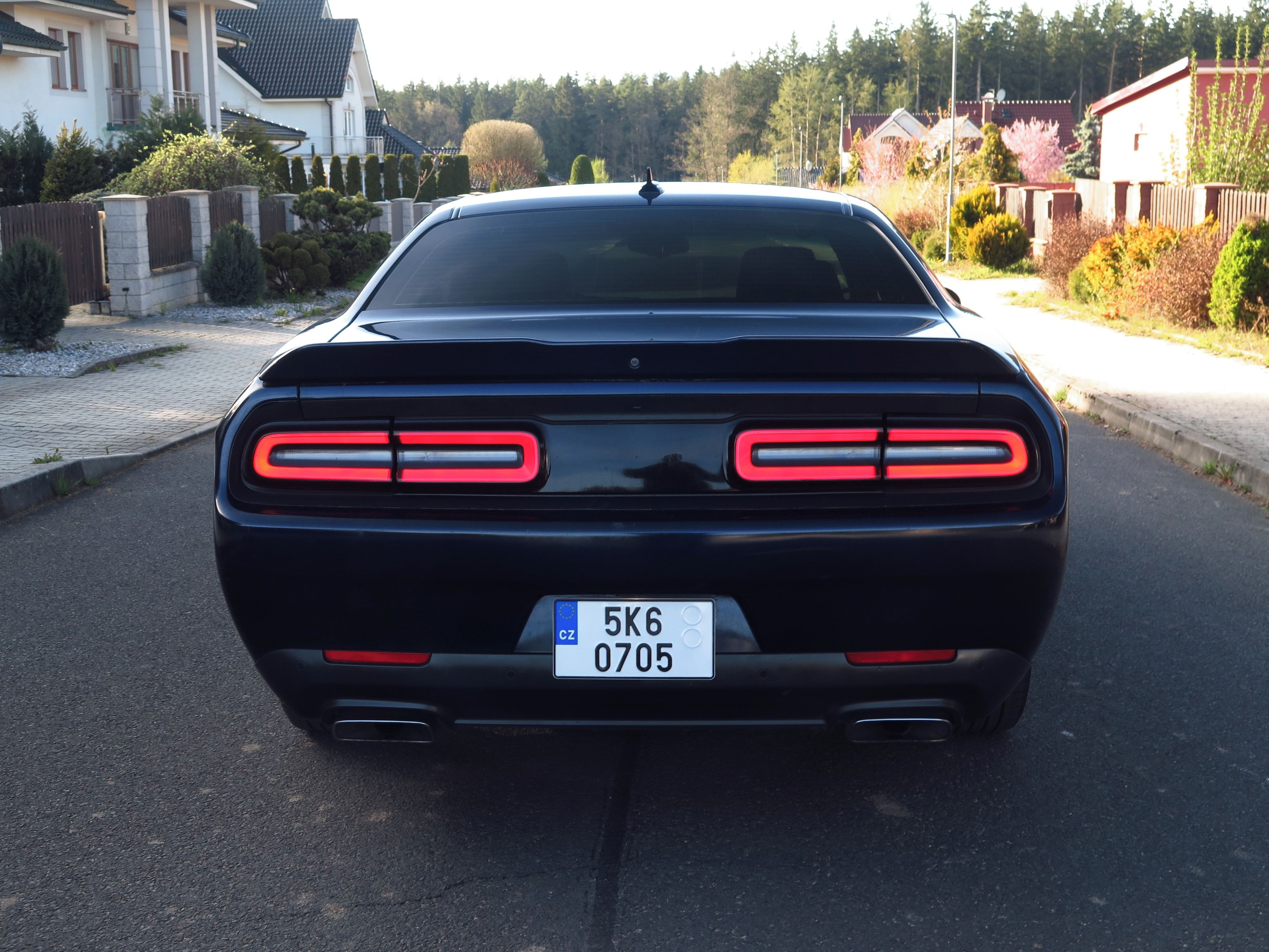 Dodge Challenger, 5.7 HEMI V8 SRT vzhled - DPH - fotka 6