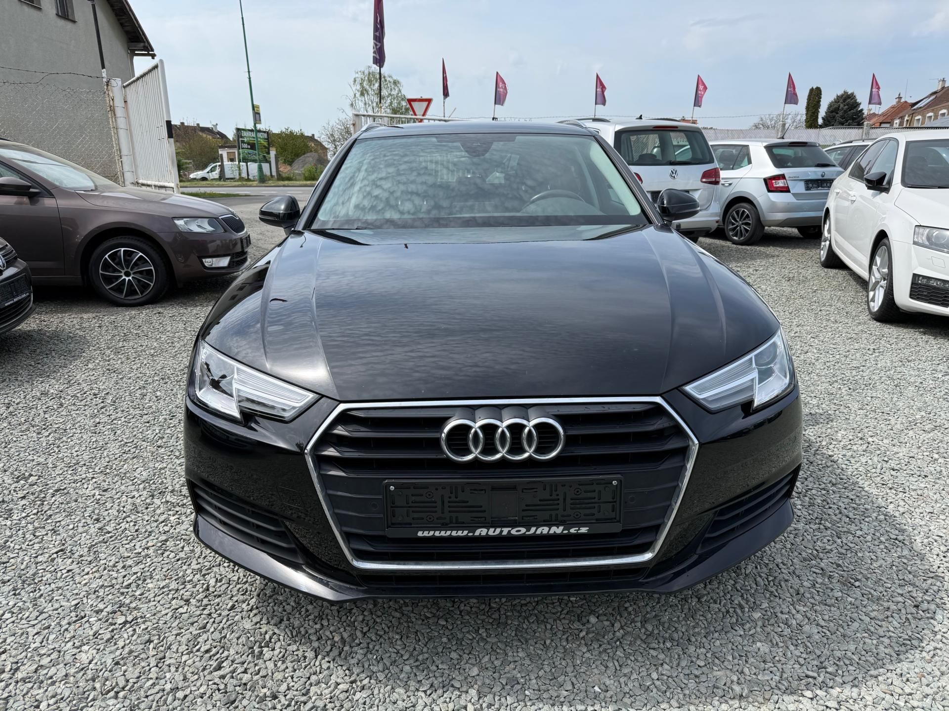 Audi A4, 1.4 TFSI 110 KW AUTOMAT - fotka 2