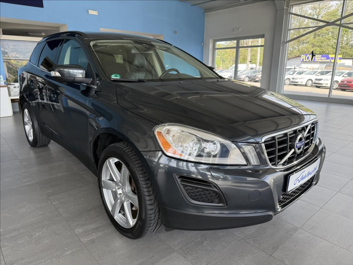 Volvo XC60, 2,0   SERVISNÍ KNÍŽKA