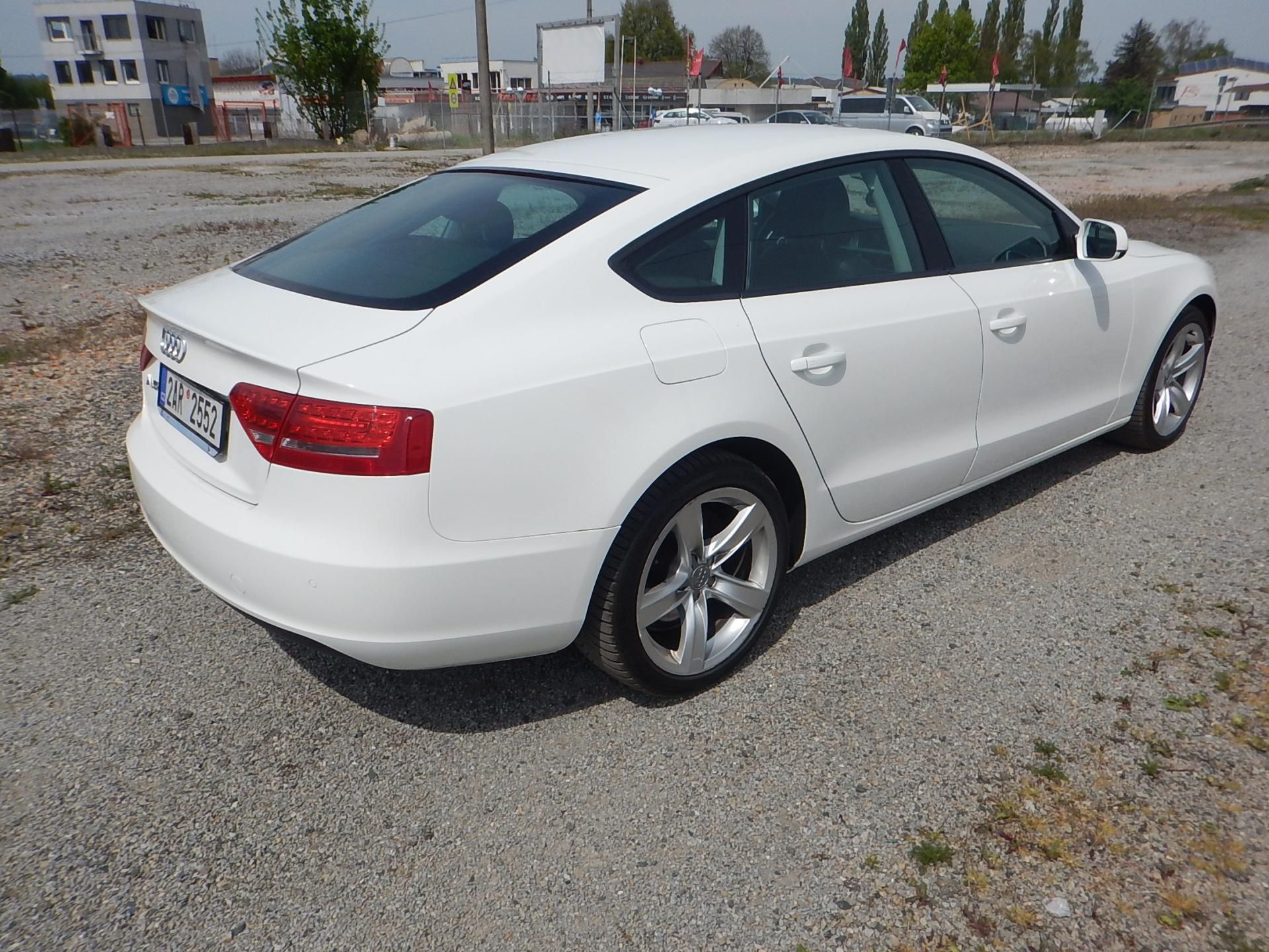 Audi A5, 2.0 TDI, MANUÁL, DIGIKLIMA - fotka 6