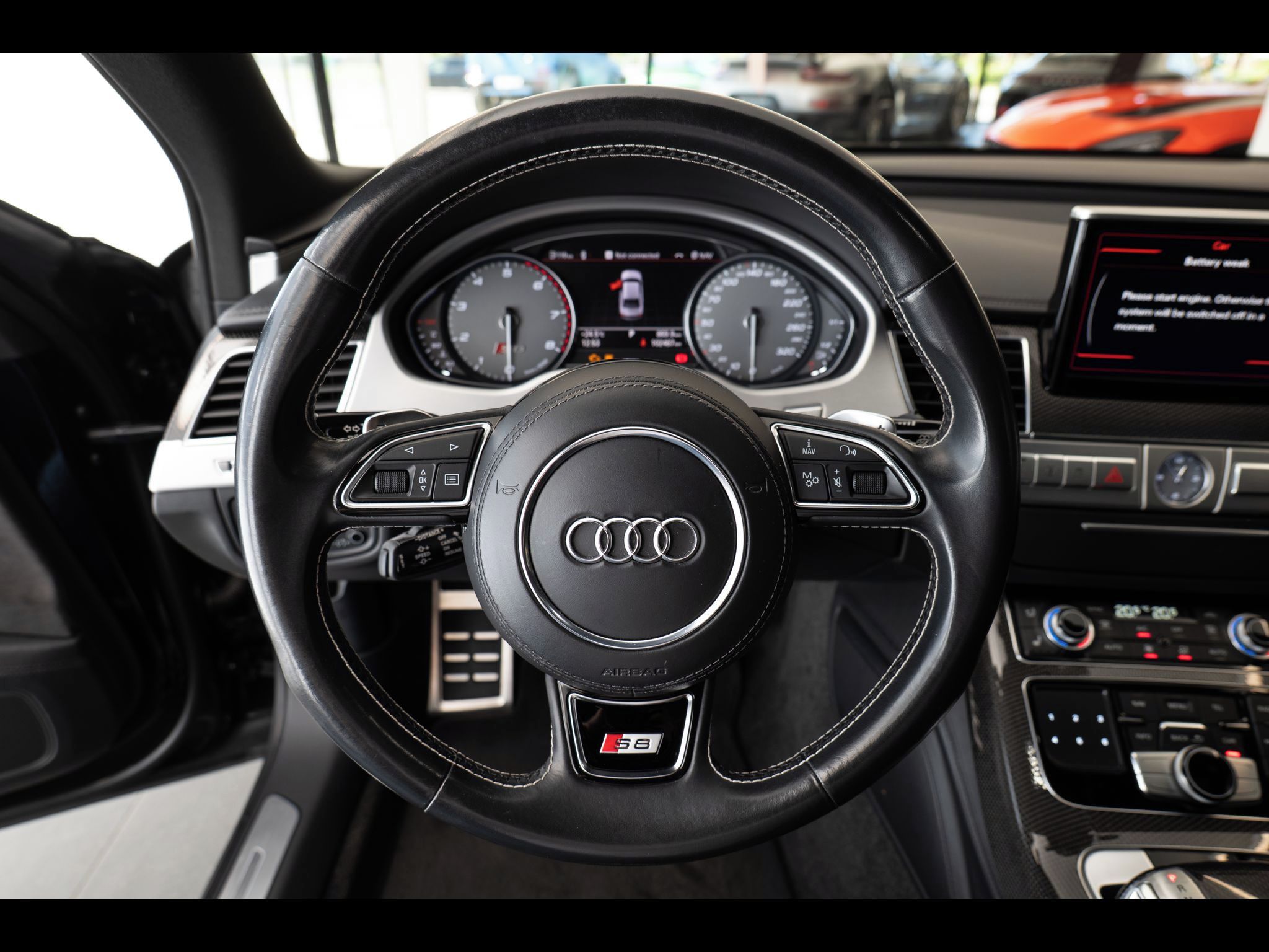 Audi S8 - fotka 6