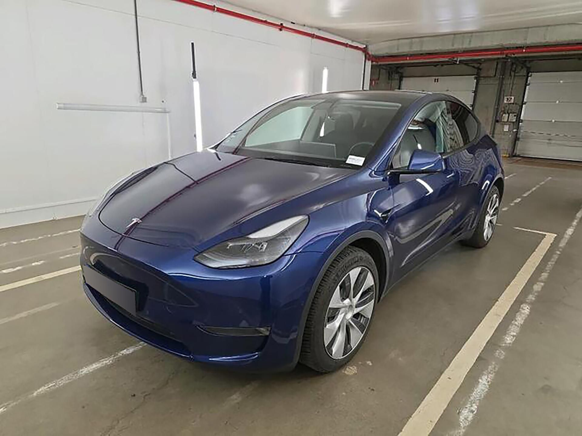Tesla Model Y, Long Range AWD - fotka 3