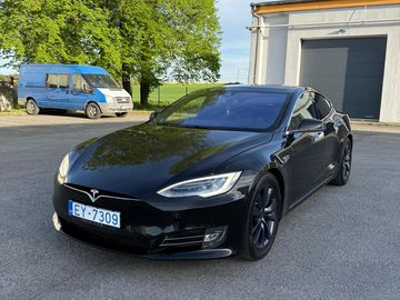 Tesla Model S 70D - FREECHARGE