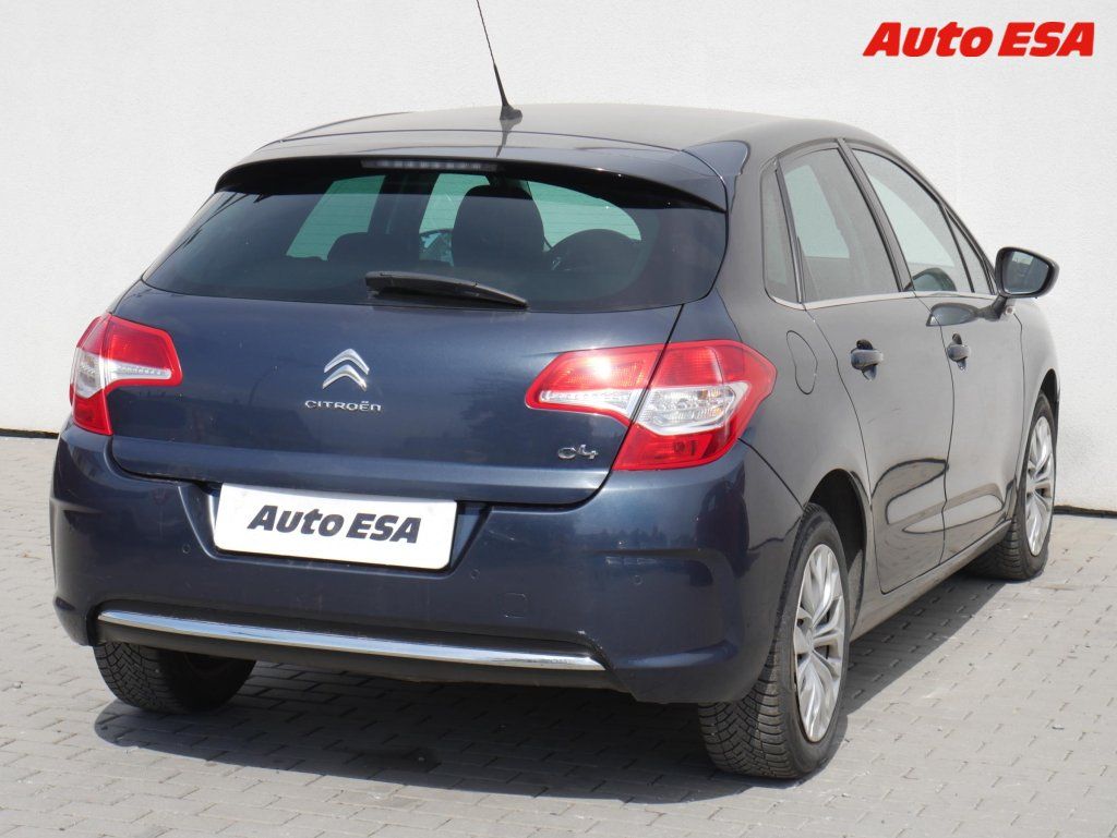 Citroën C4, 1.6  i,ČR,AC,temp - fotka 4