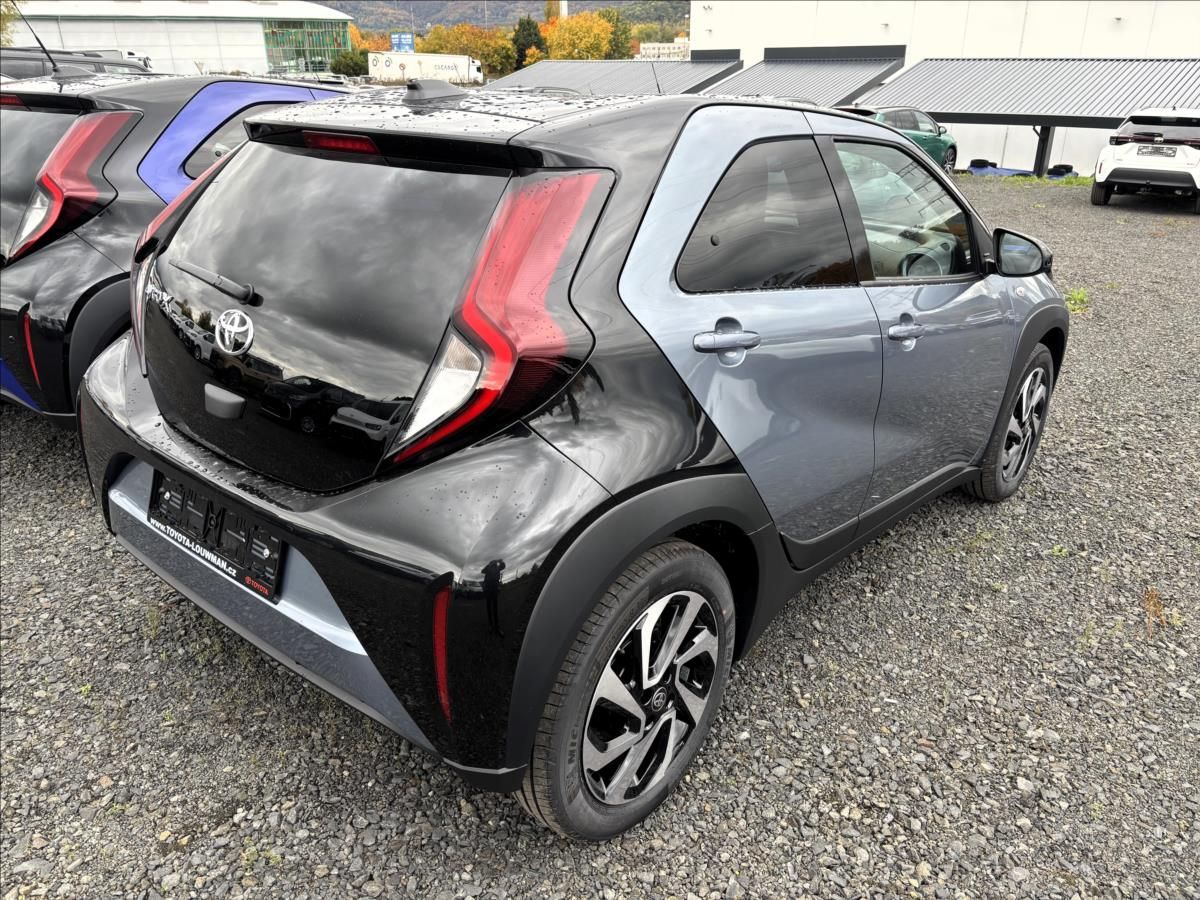 Toyota Aygo, 1,0   X Style CVT - fotka 6