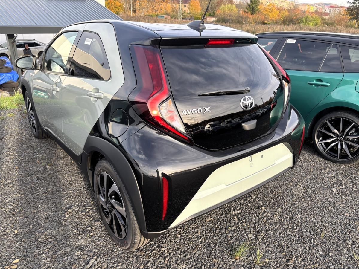 Toyota Aygo, 1,0   X Style CVT - fotka 5