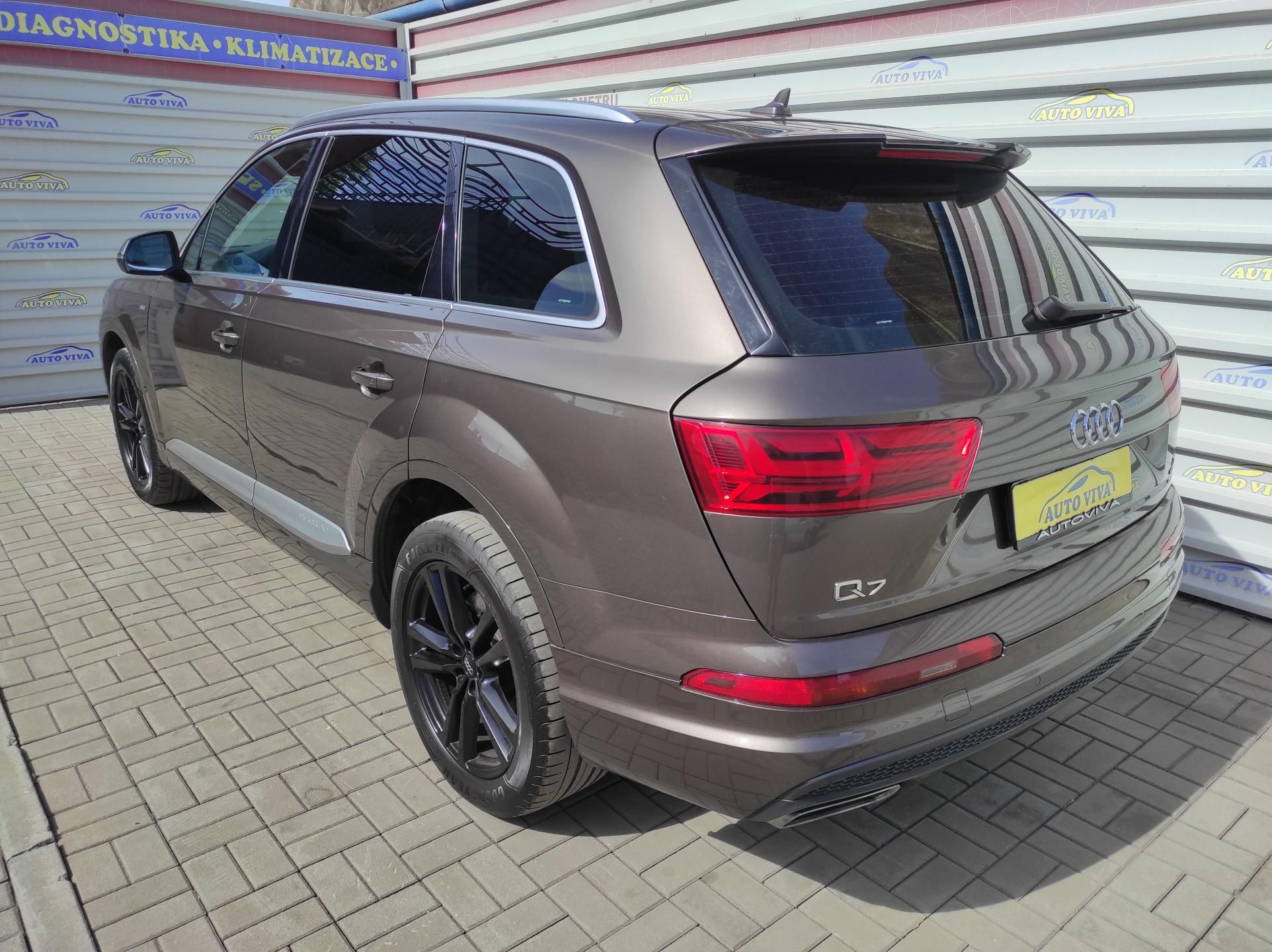 Audi Q7, 3,0TDi 4x4,Sline,7 míst,Tažné - fotka 4