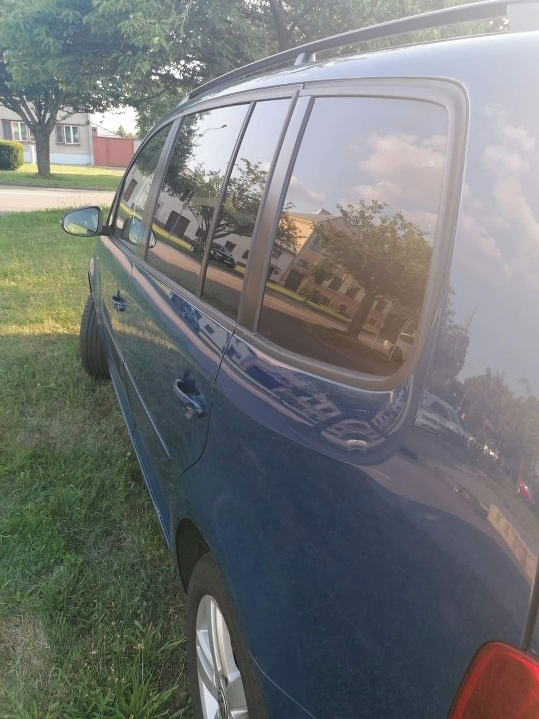 Volkswagen Touran - fotka 4
