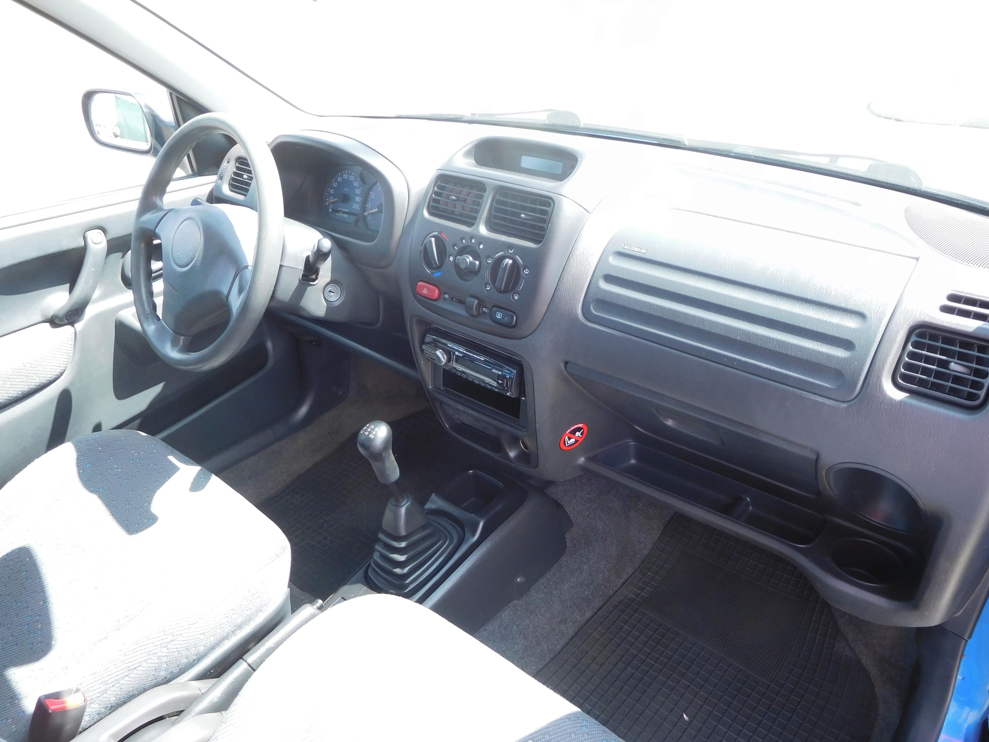 Suzuki Ignis, 1.3i 16V 4WD, 61 kW, 4X4 - fotka 5