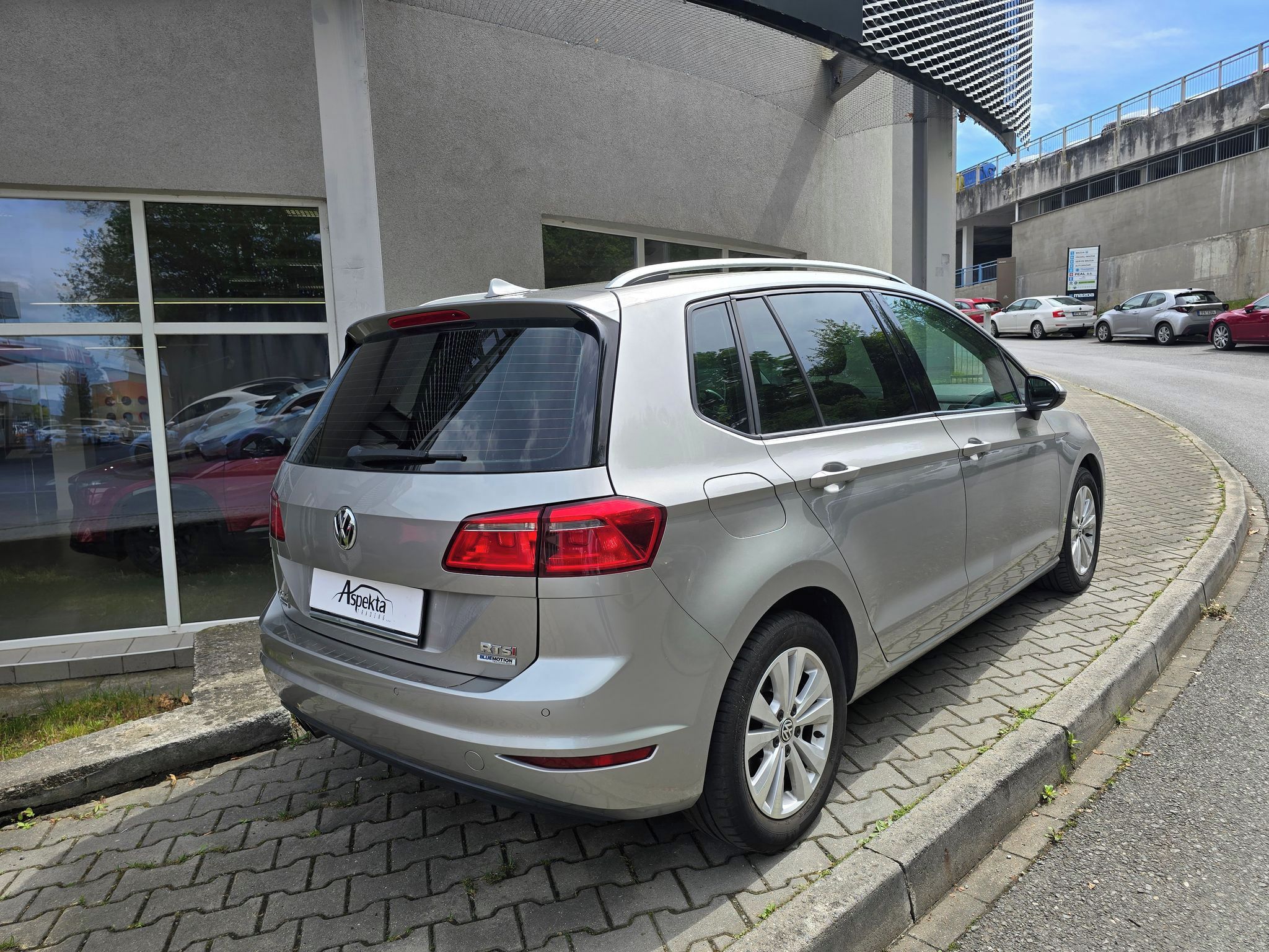 Volkswagen Golf Sportsvan, 1,4 TSI 92KW,  Highline, ČR - fotka 5