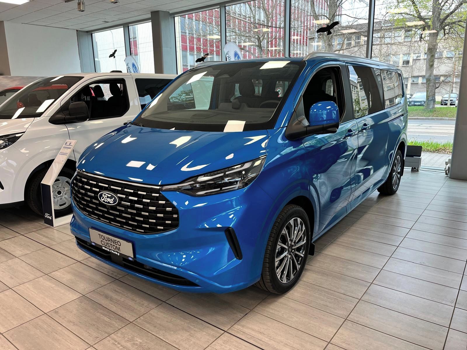 Ford Tourneo Custom, Titanium X L2 2.0EcoBlue 125kW - fotka 3